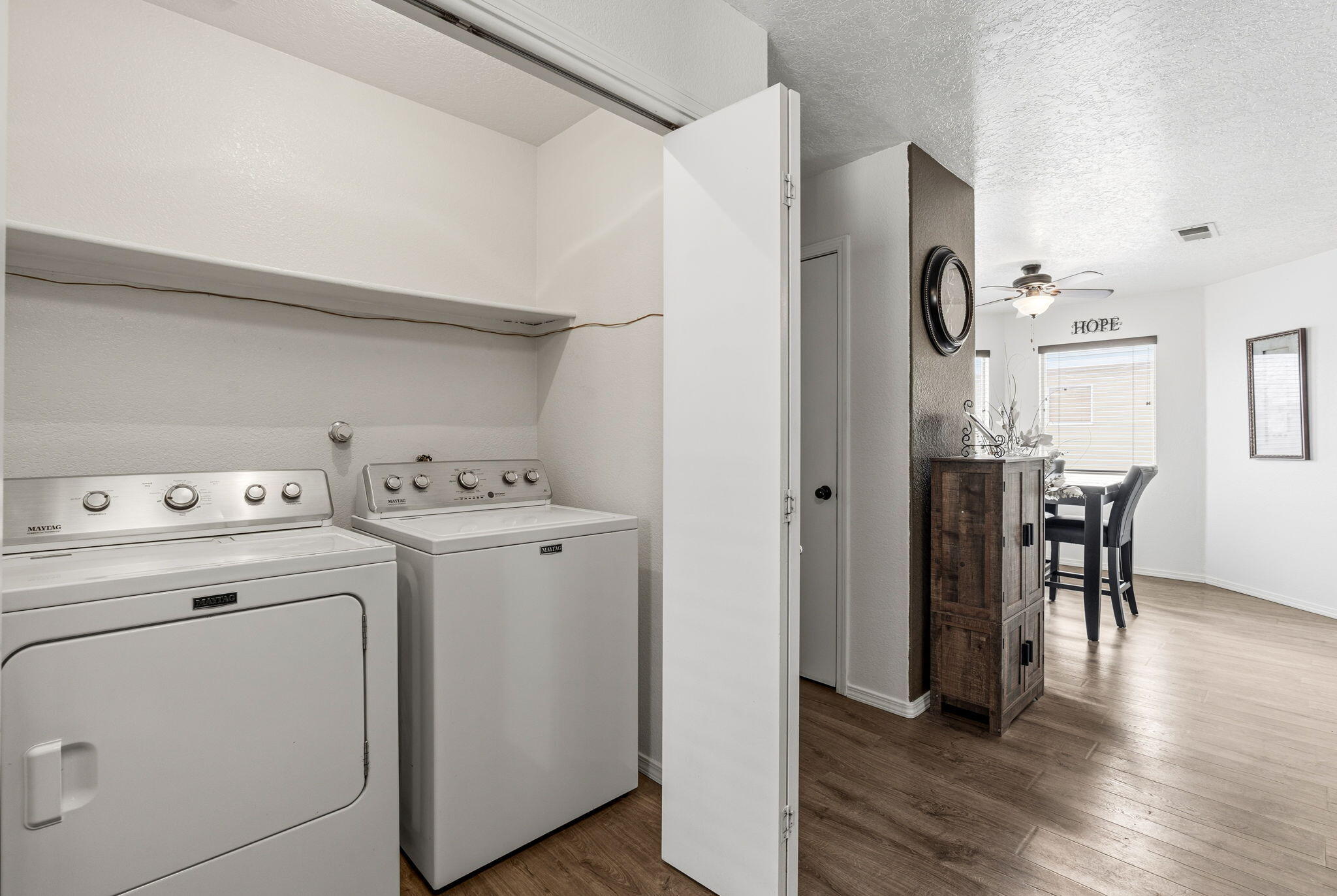 305 Vista Del Angel SW