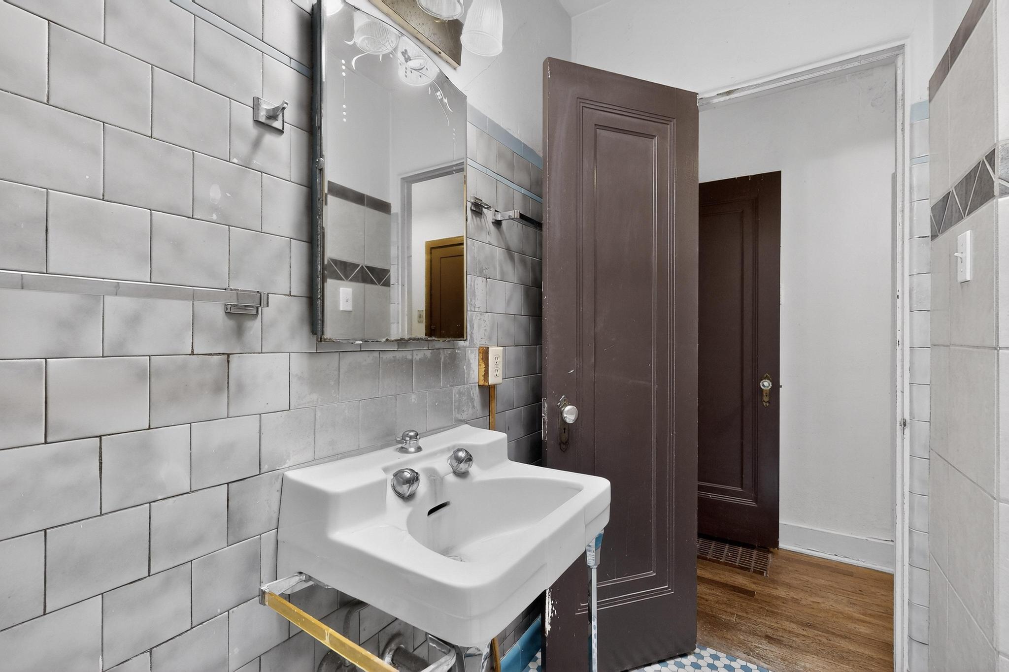 1821 Silver Avenue SE