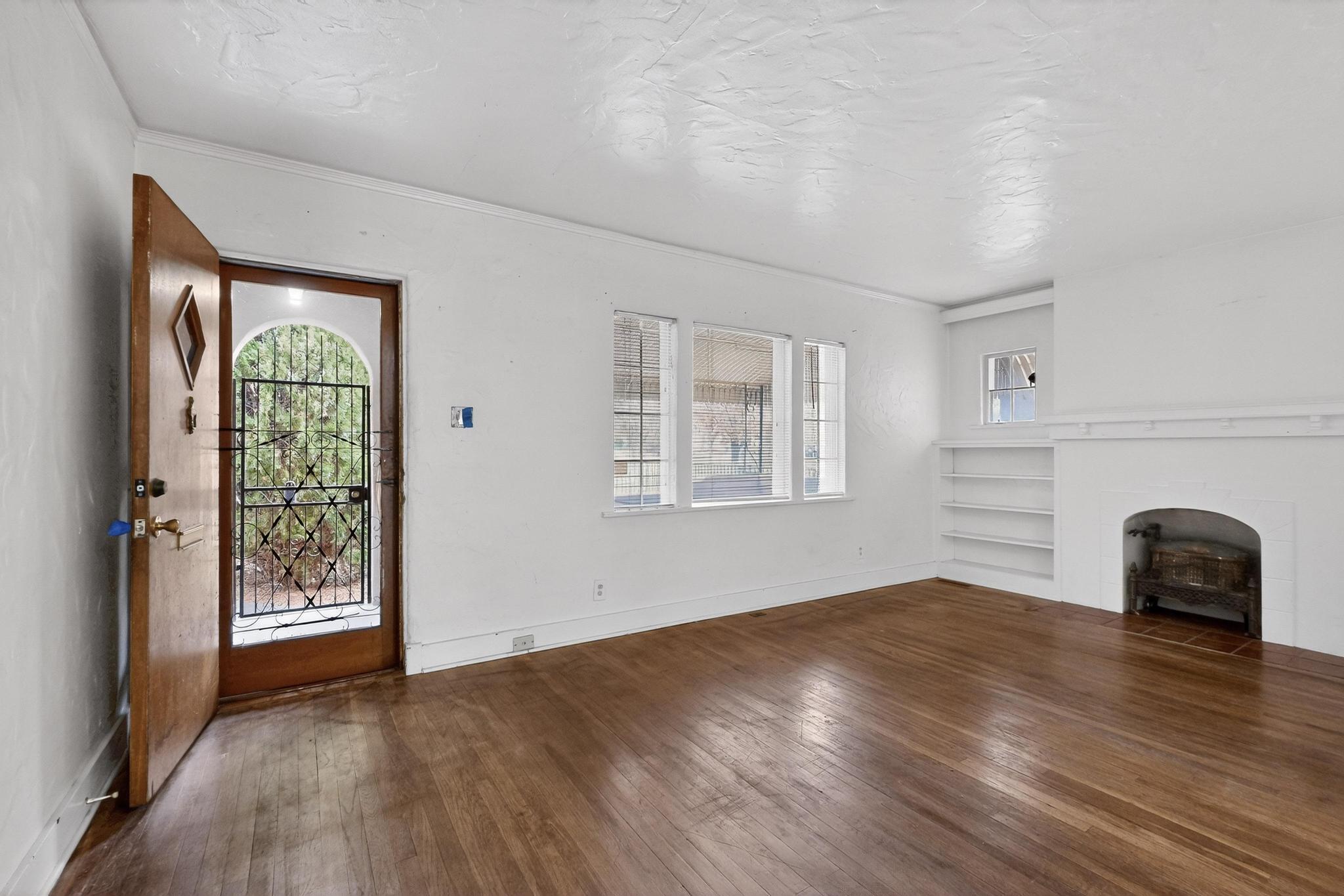 1821 Silver Avenue SE