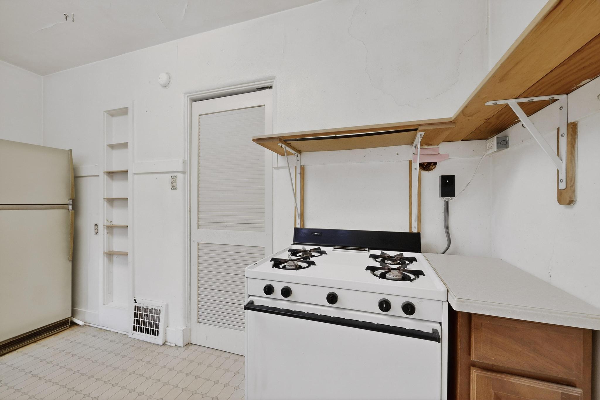 1821 Silver Avenue SE