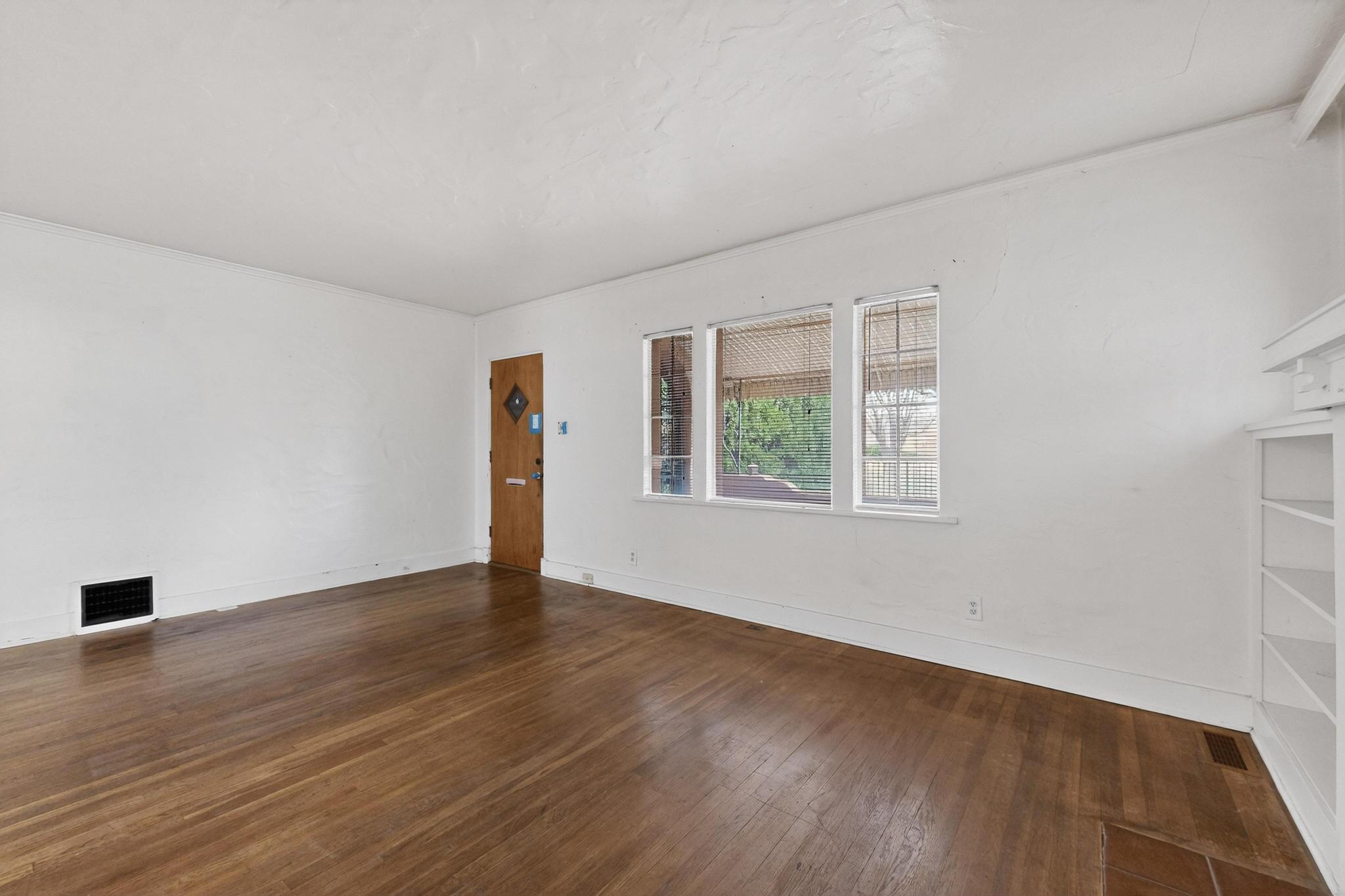 1821 Silver Avenue SE