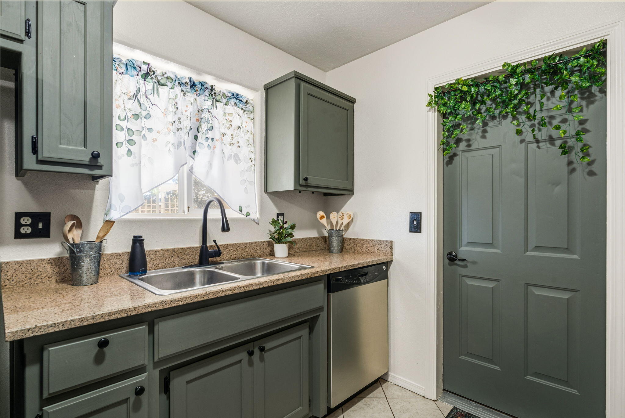 42 Milton Loop