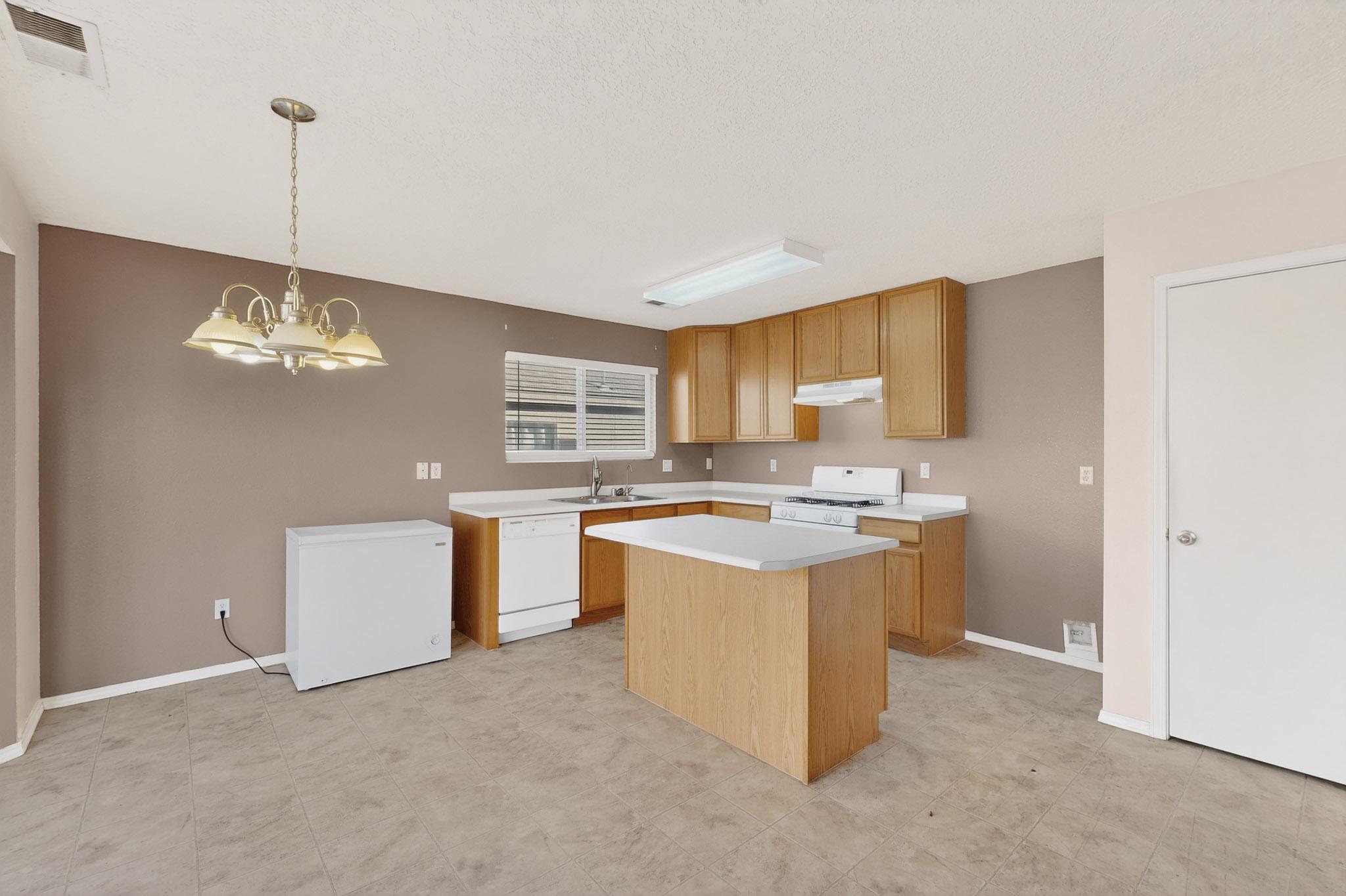 8931 Dakota Ridge Road SW