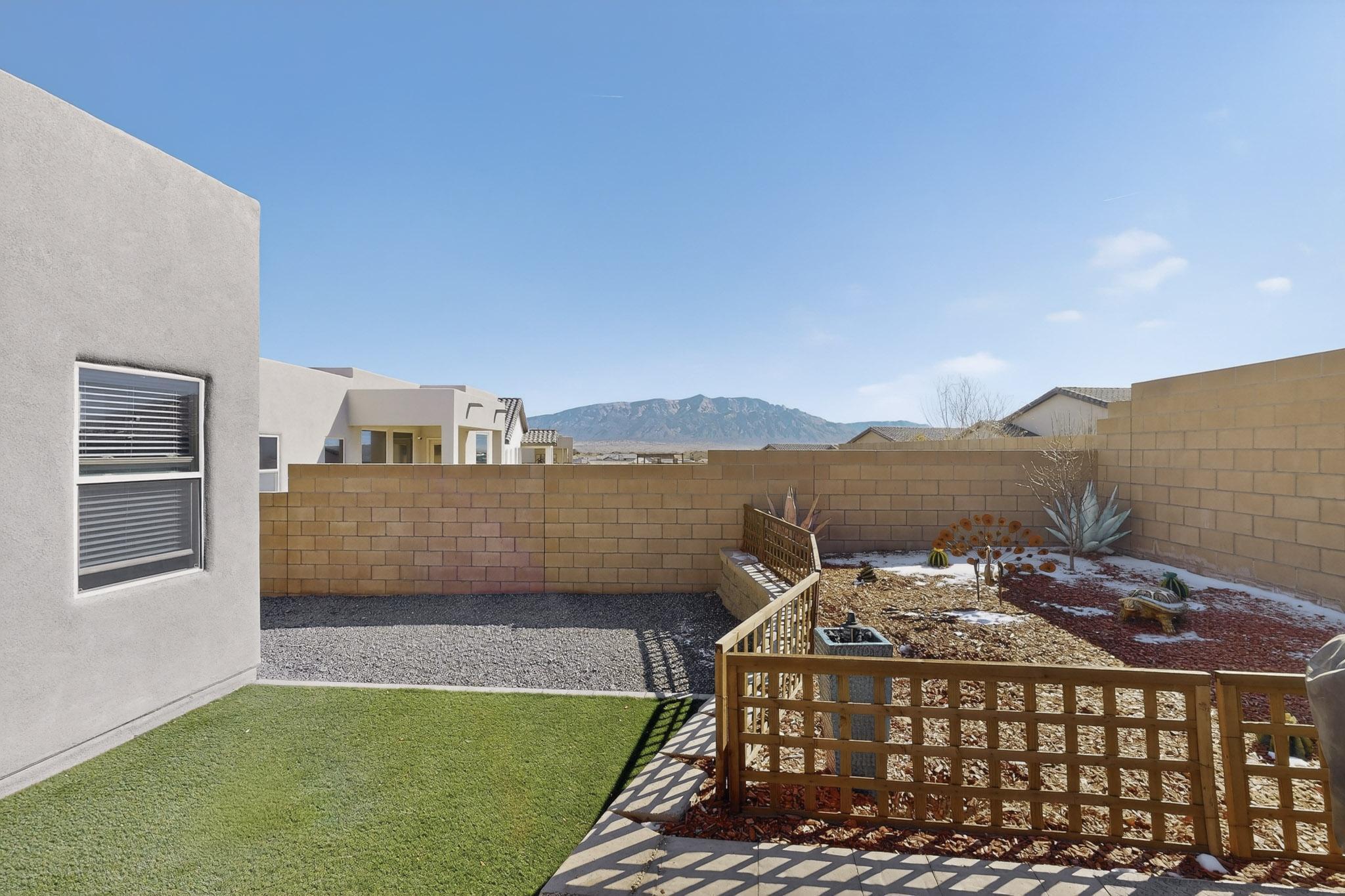 5204 Bullseye Road NE