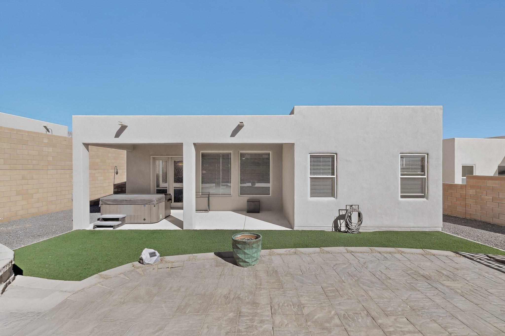 5204 Bullseye Road NE