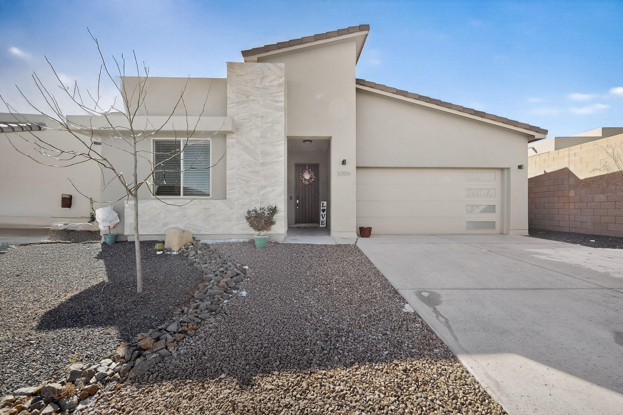5204 Bullseye Road NE