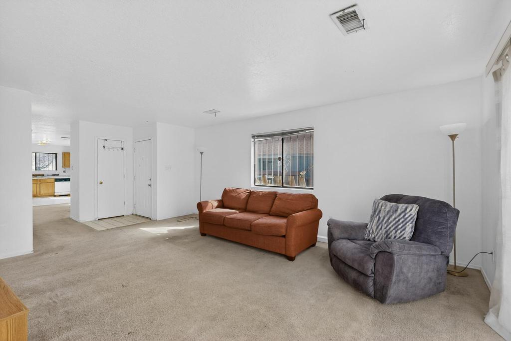 615 Parnelli Drive SW
