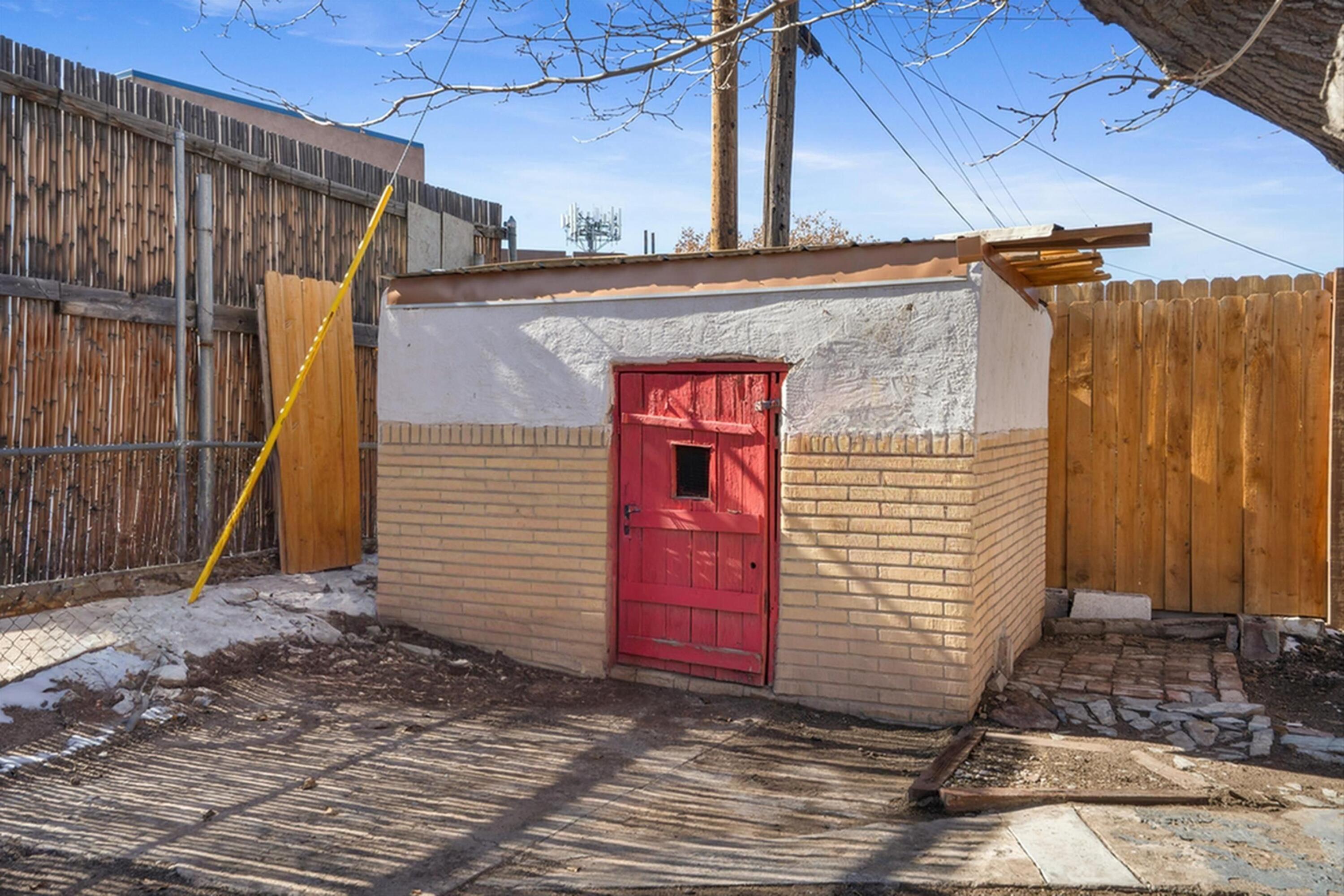 220 San Andres Avenue NW