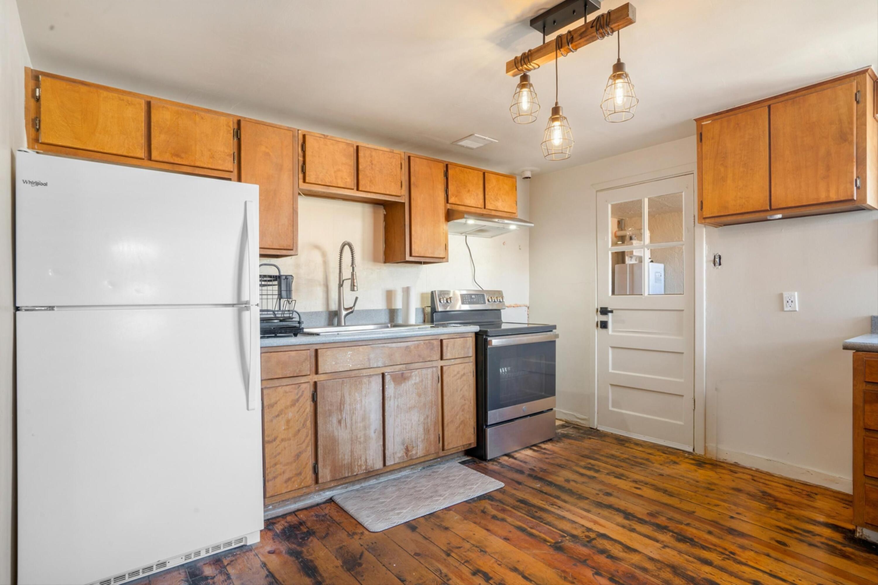 220 San Andres Avenue NW