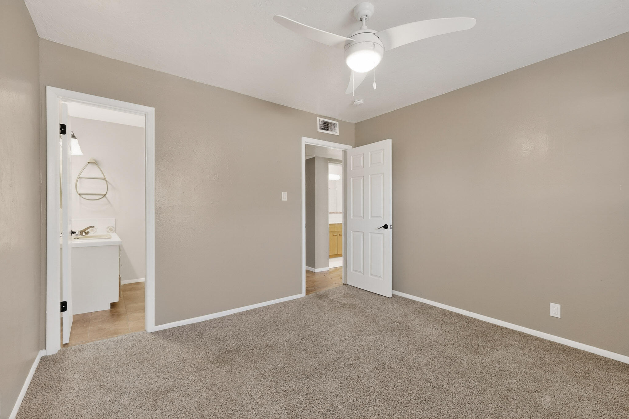 202 Placitas Road NE