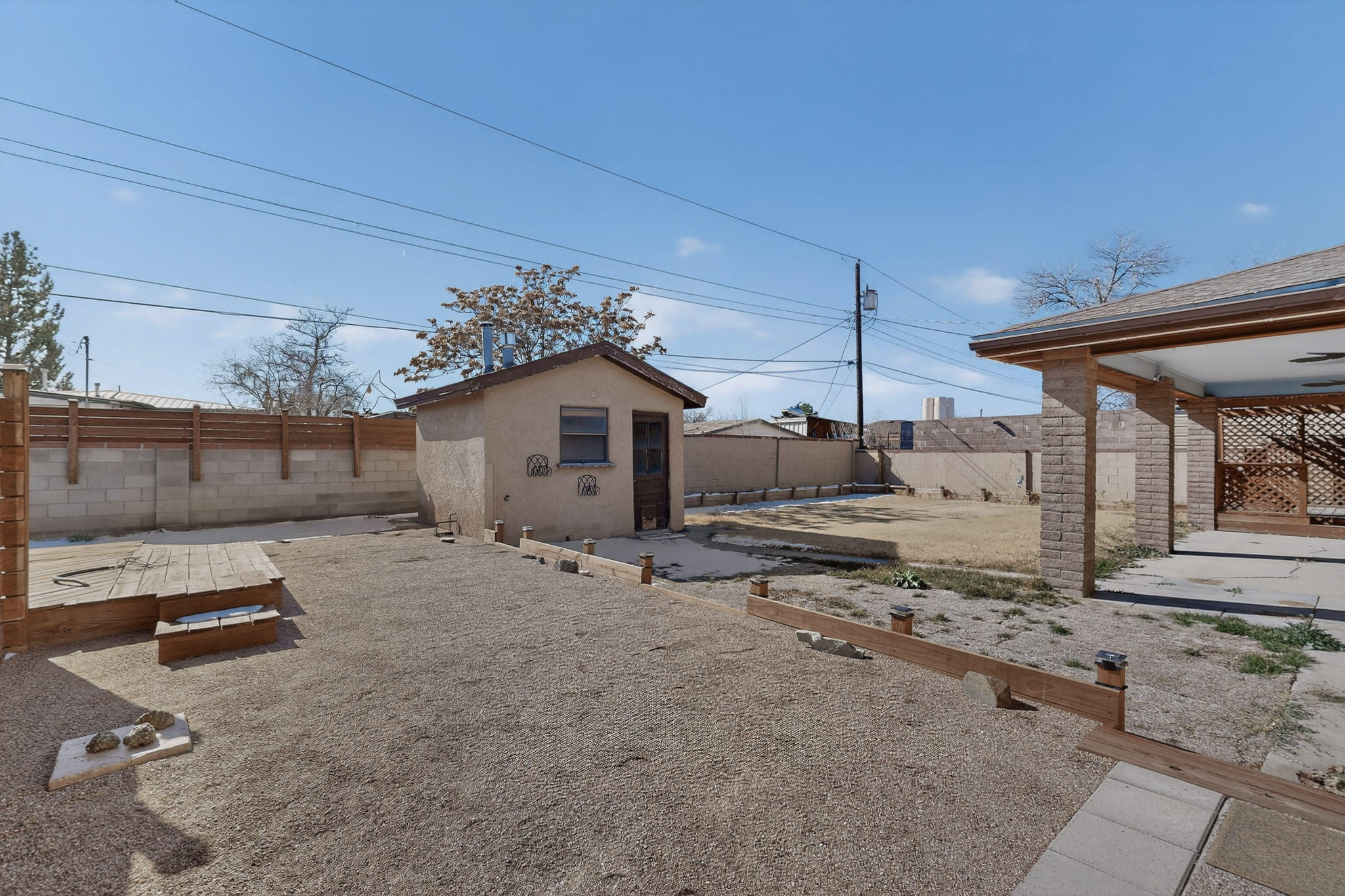 202 Placitas Road NE