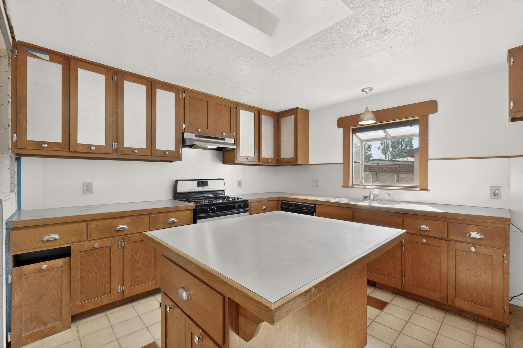 202 Placitas Road NE