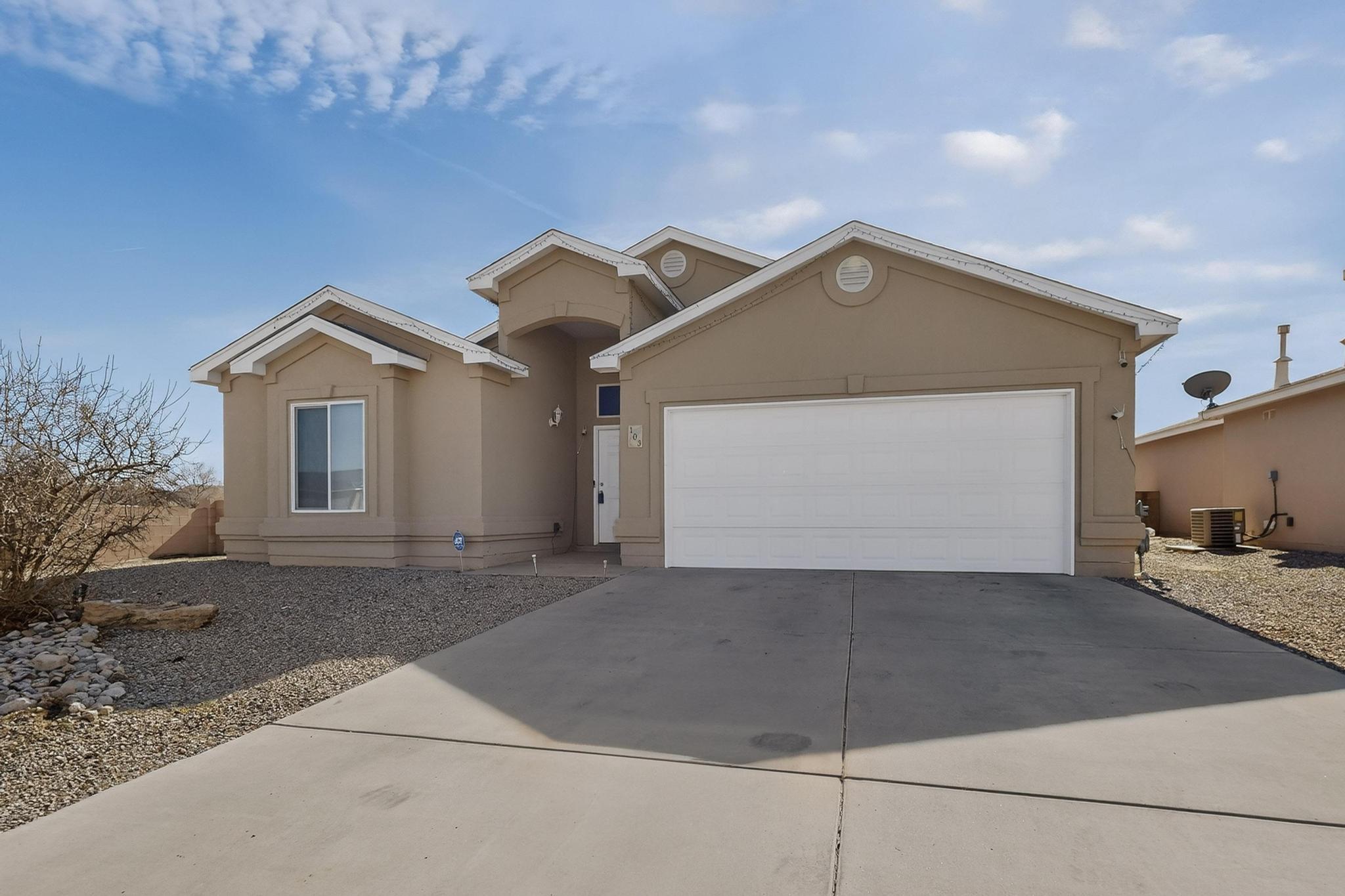 103 Oakwood Court SW
