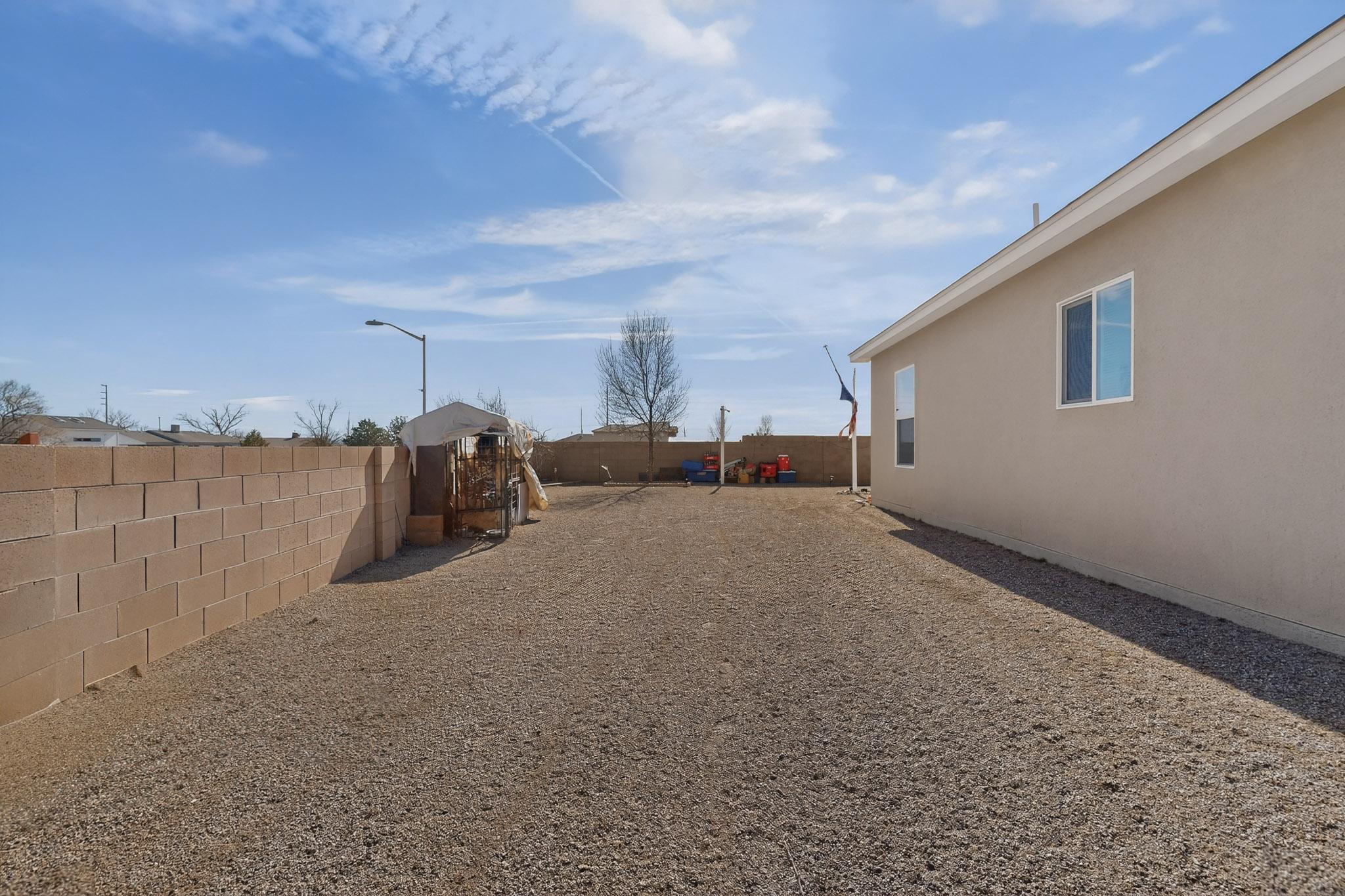 103 Oakwood Court SW