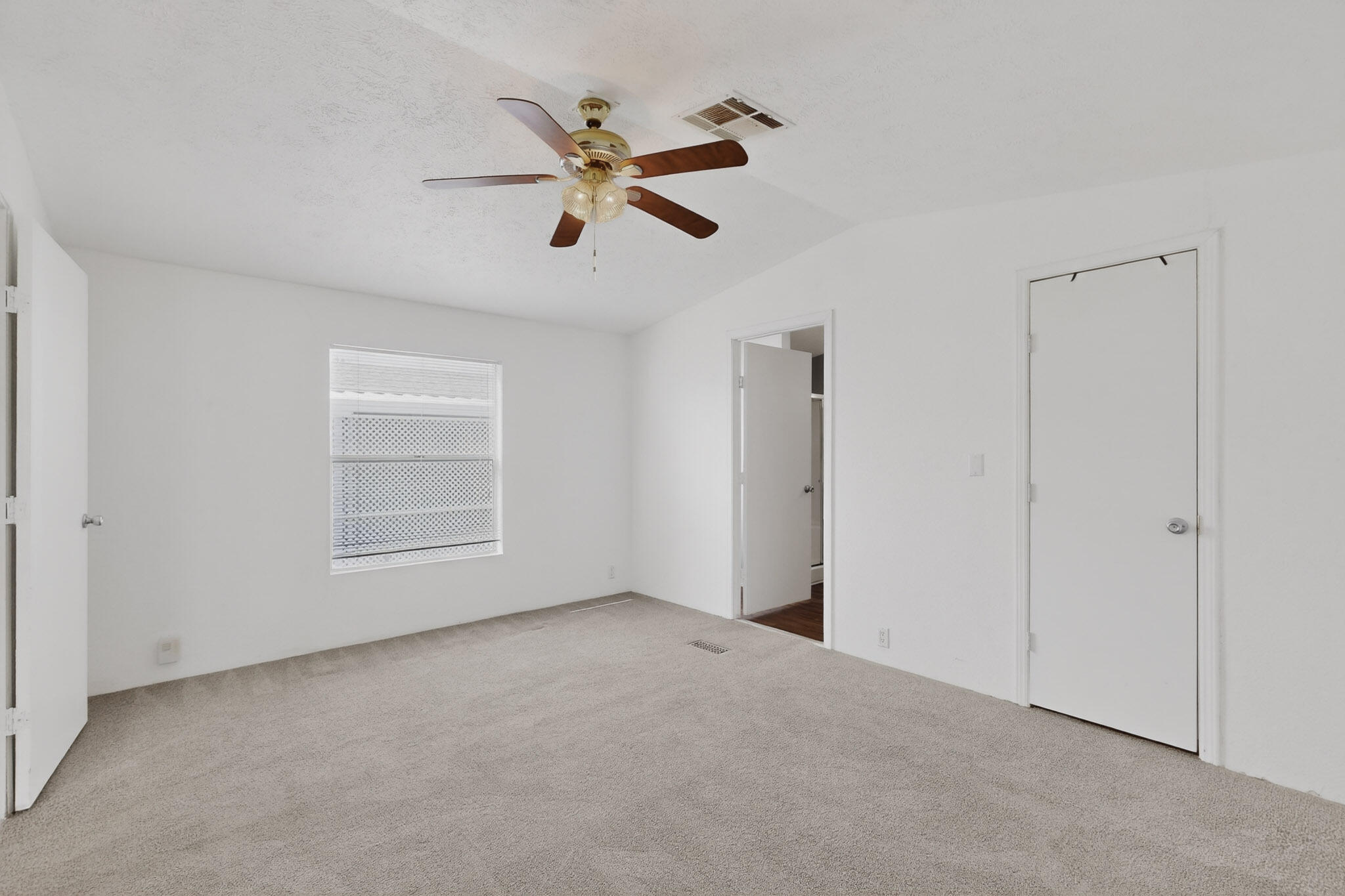7225 Remington Drive NE