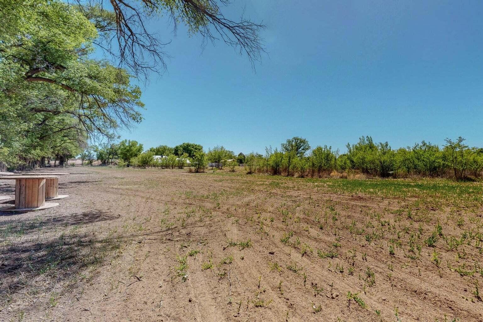 2216 Pajarito Road SW