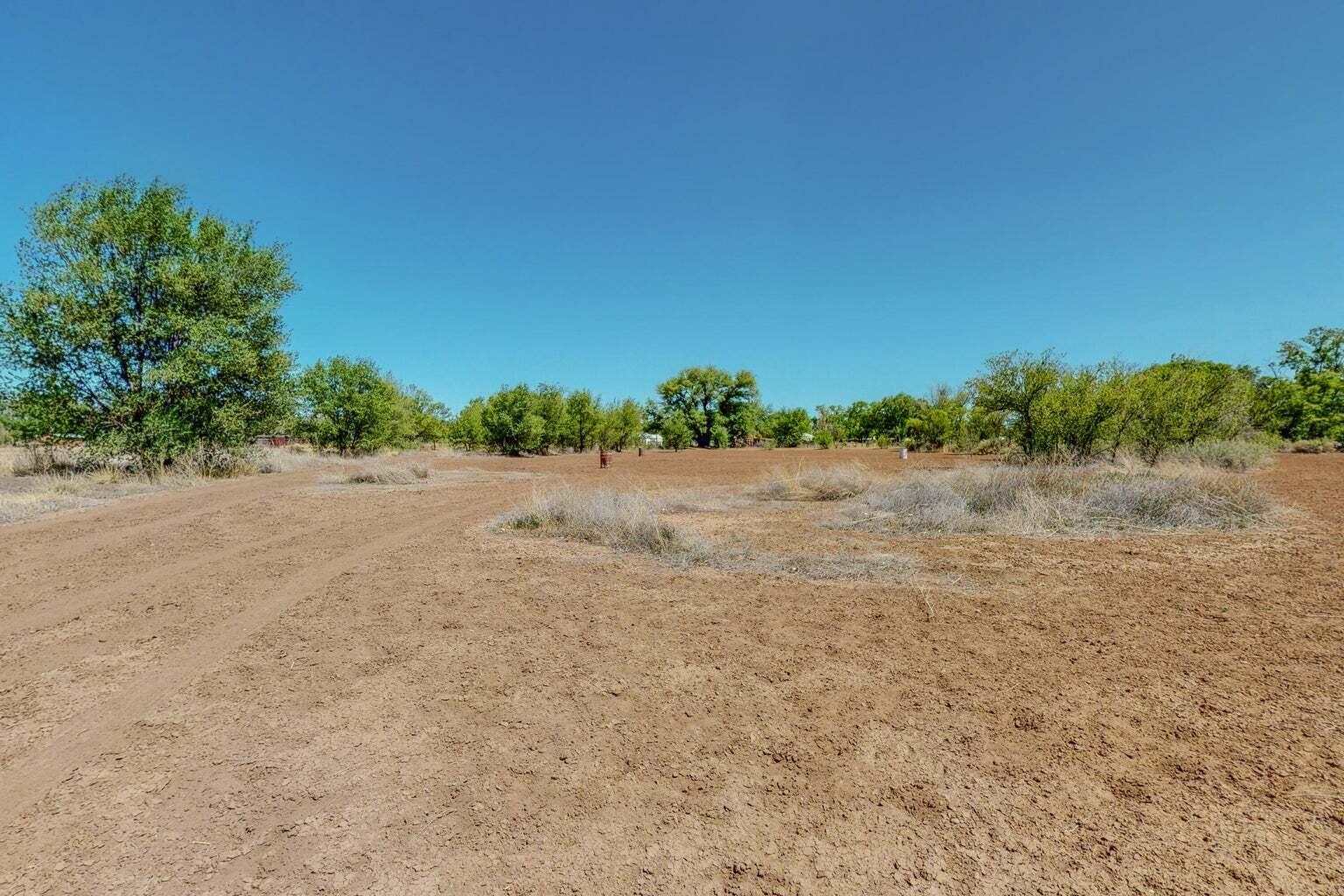 2216 Pajarito Road SW