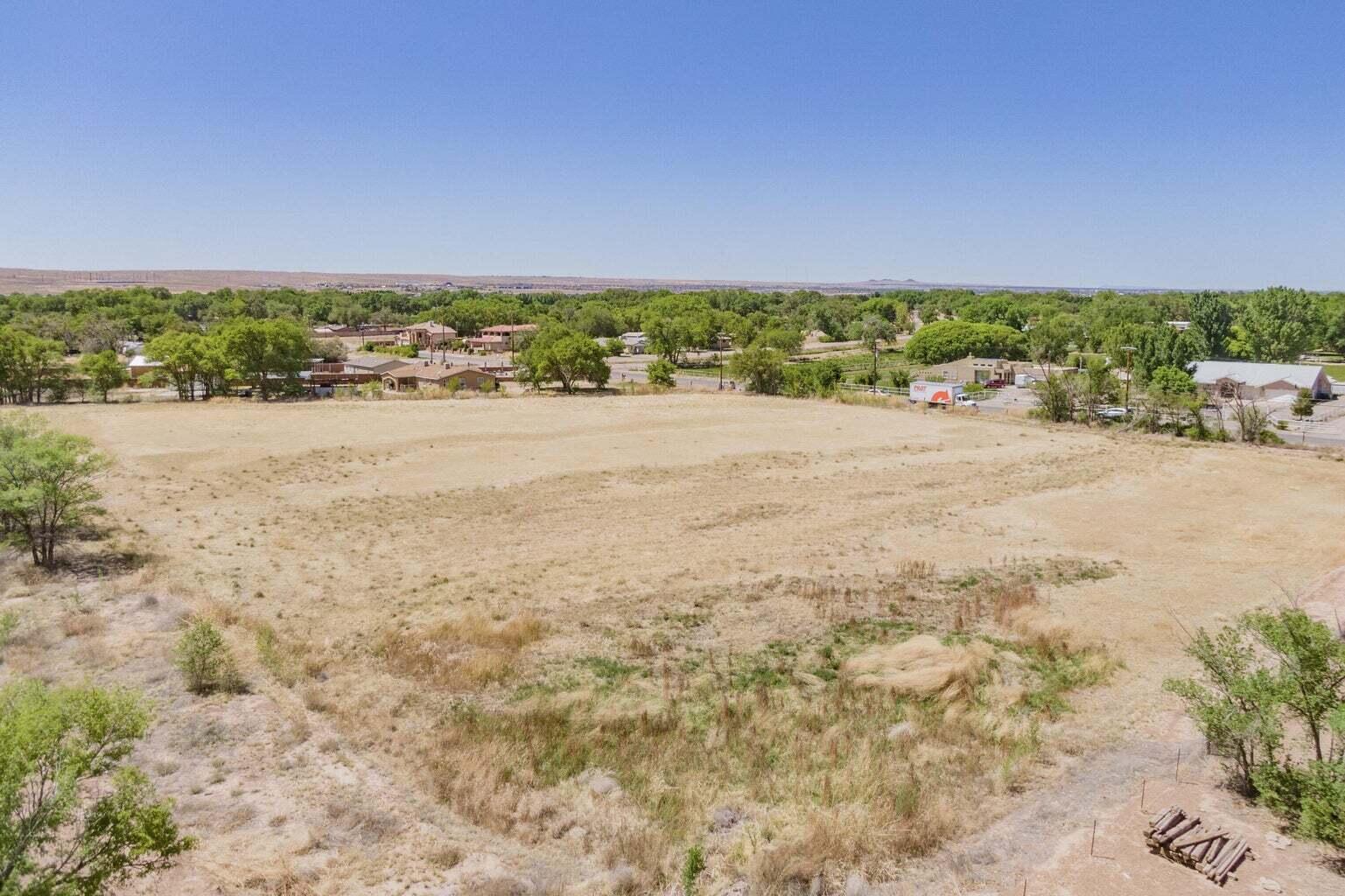 2216 Pajarito Road SW