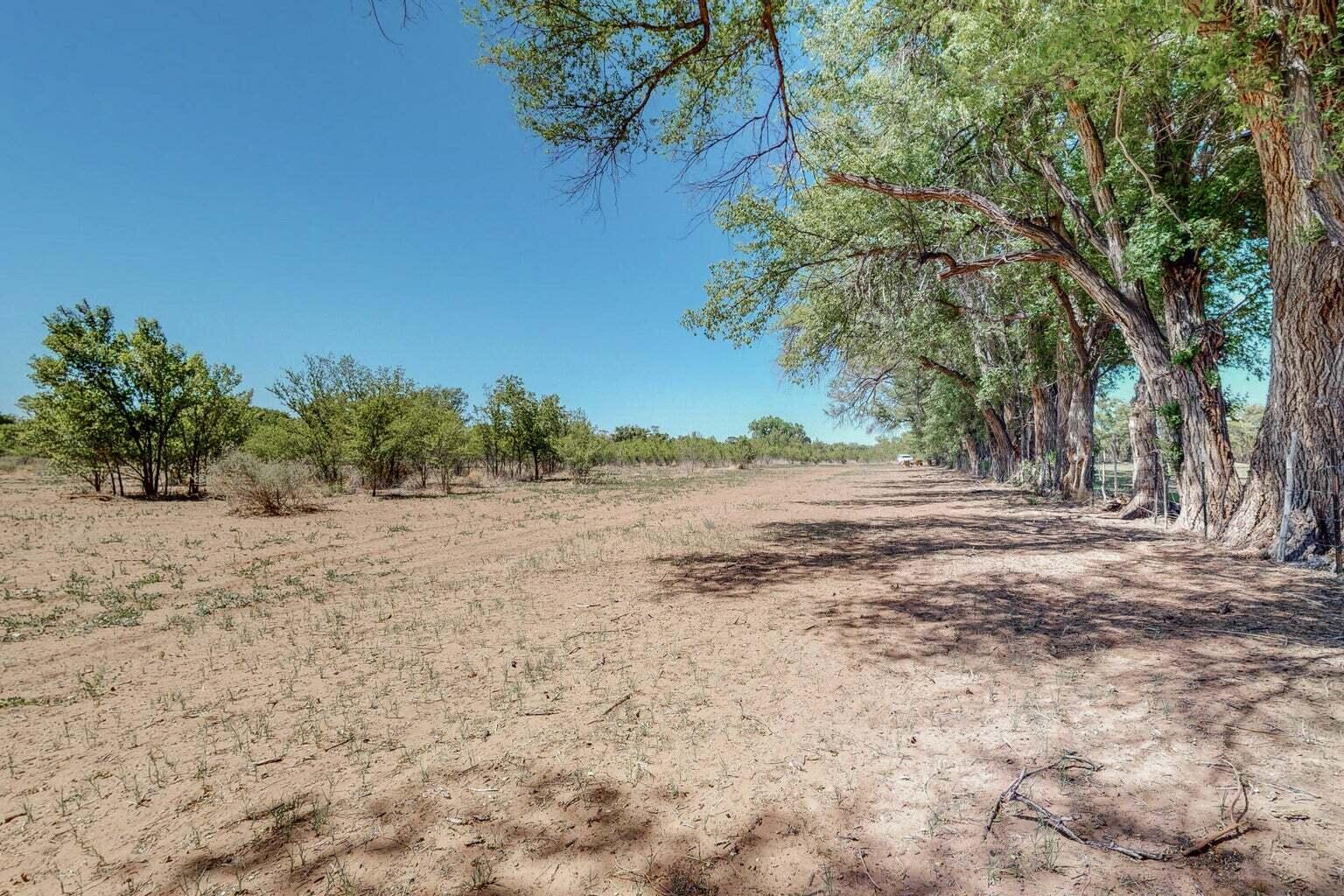 2216 Pajarito Road SW