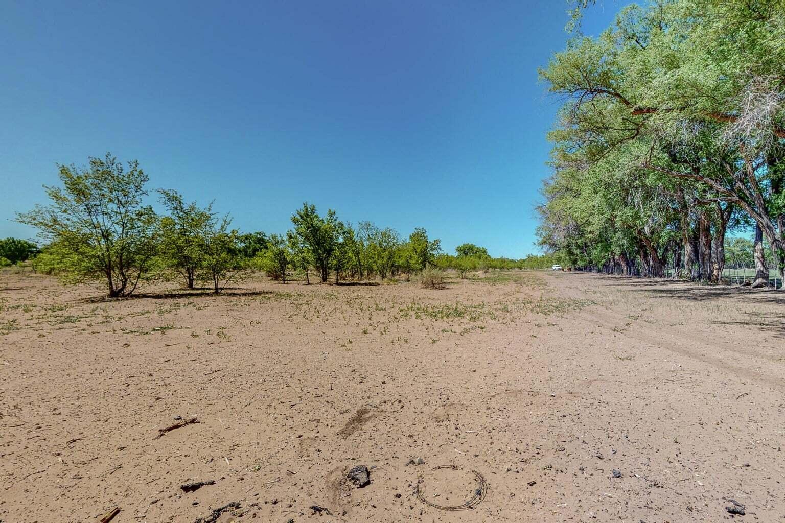 2216 Pajarito Road SW