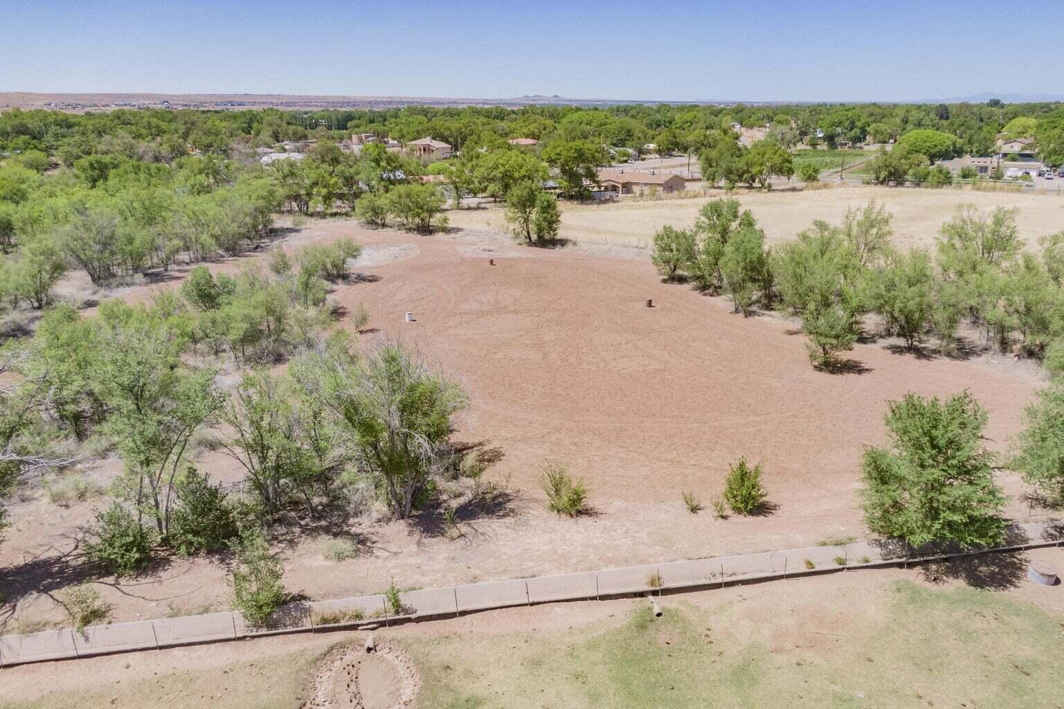 2216 Pajarito Road SW