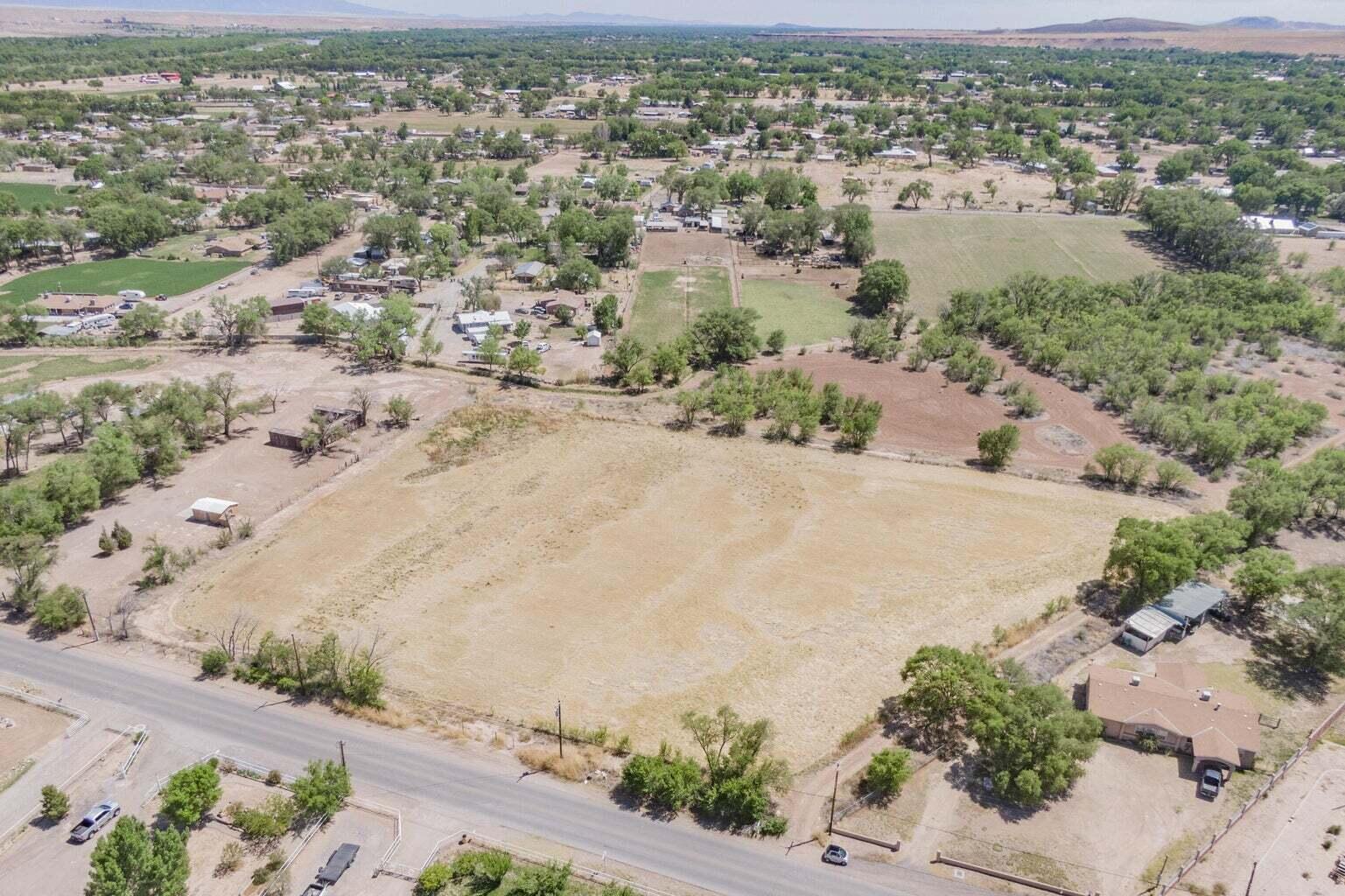 2216 Pajarito Road SW