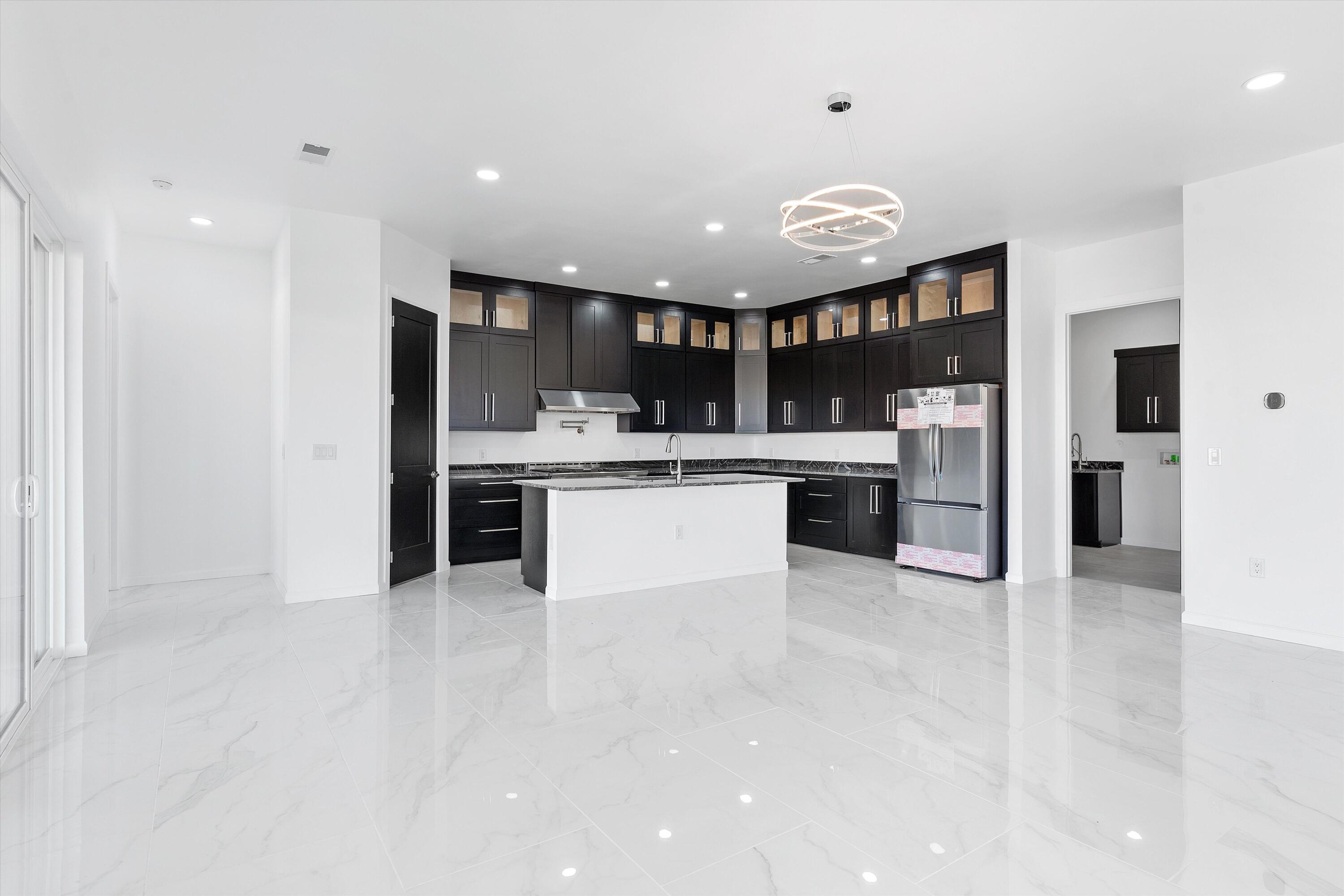 1521 MONTERREY Road NE