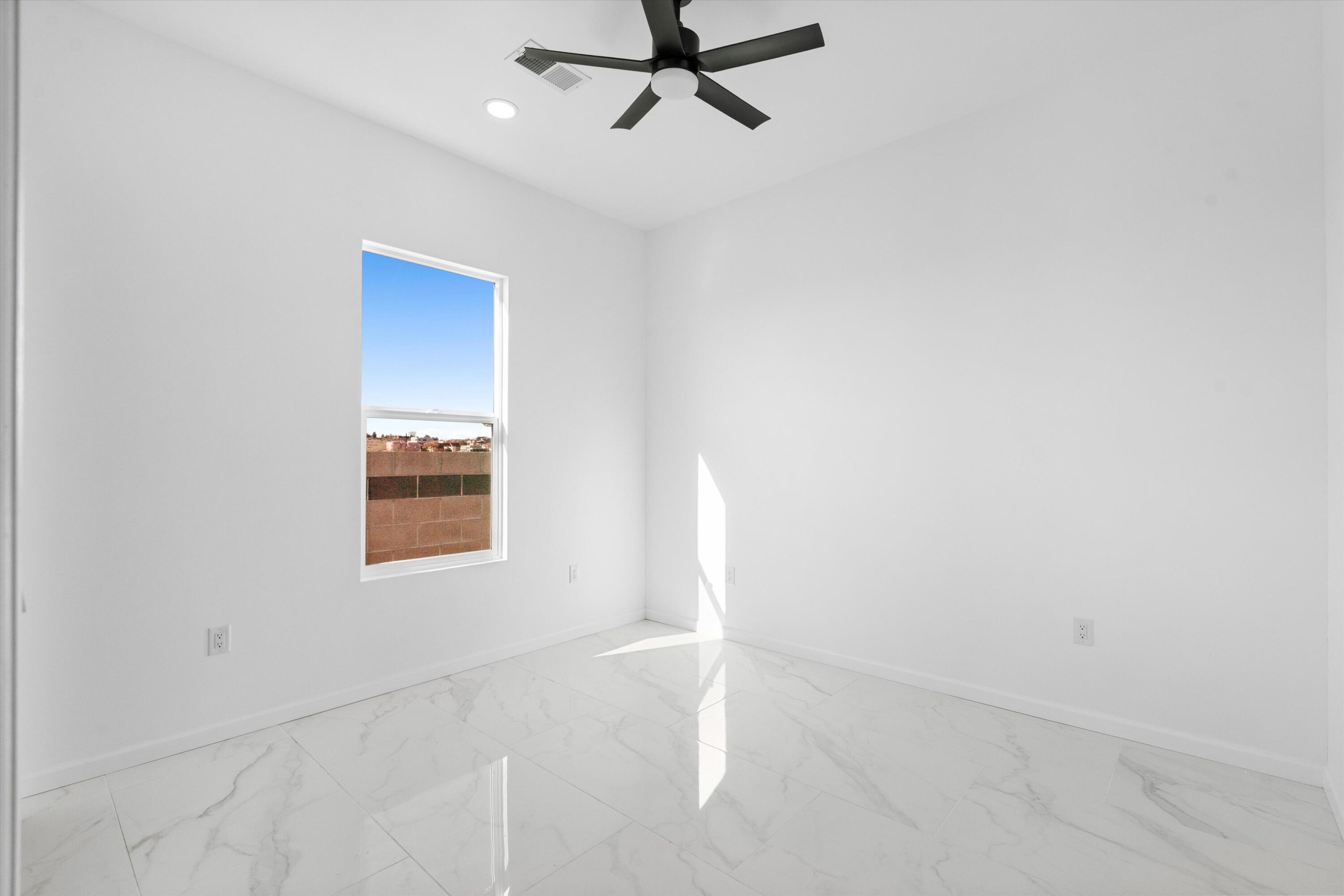 1521 MONTERREY Road NE