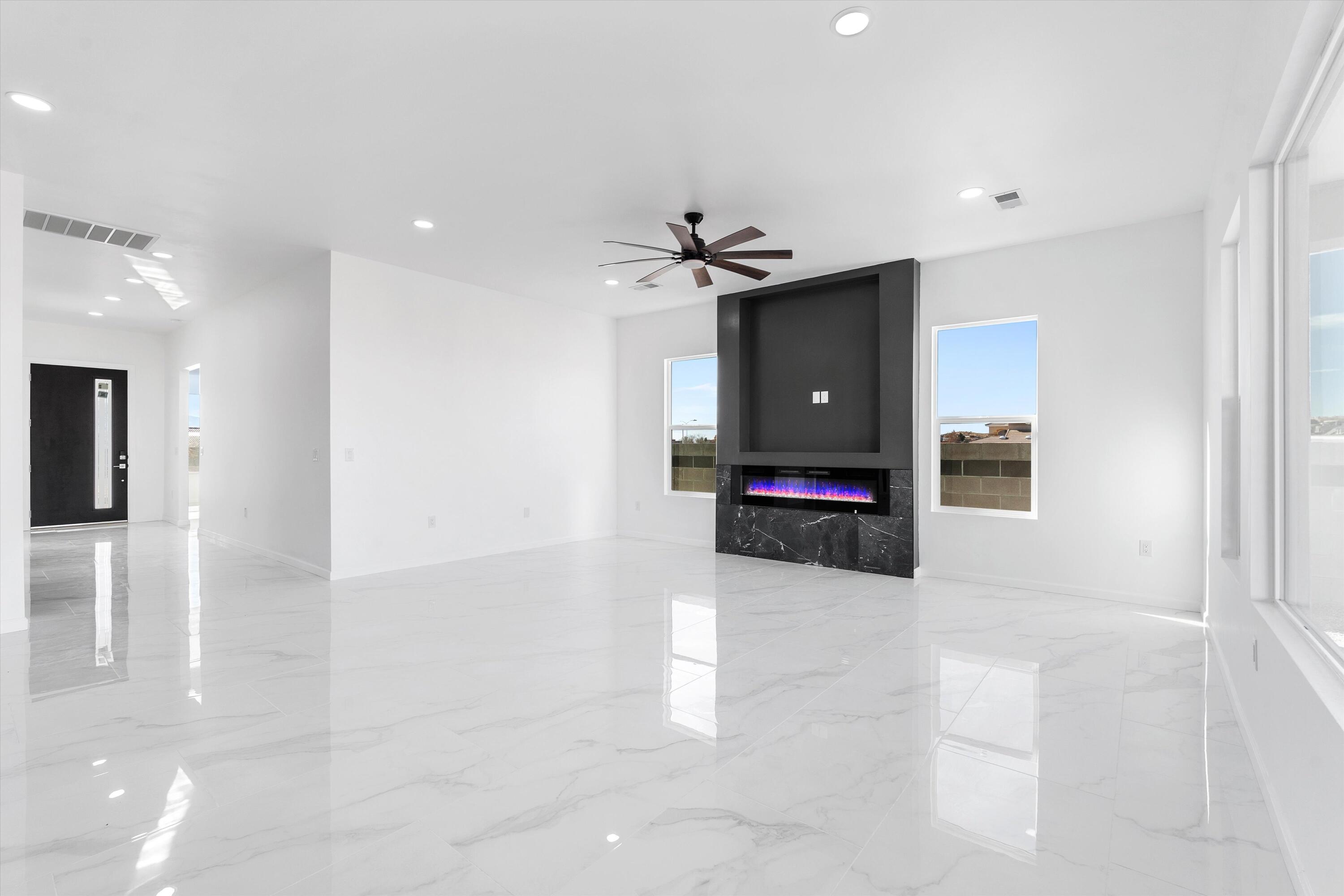 1521 MONTERREY Road NE