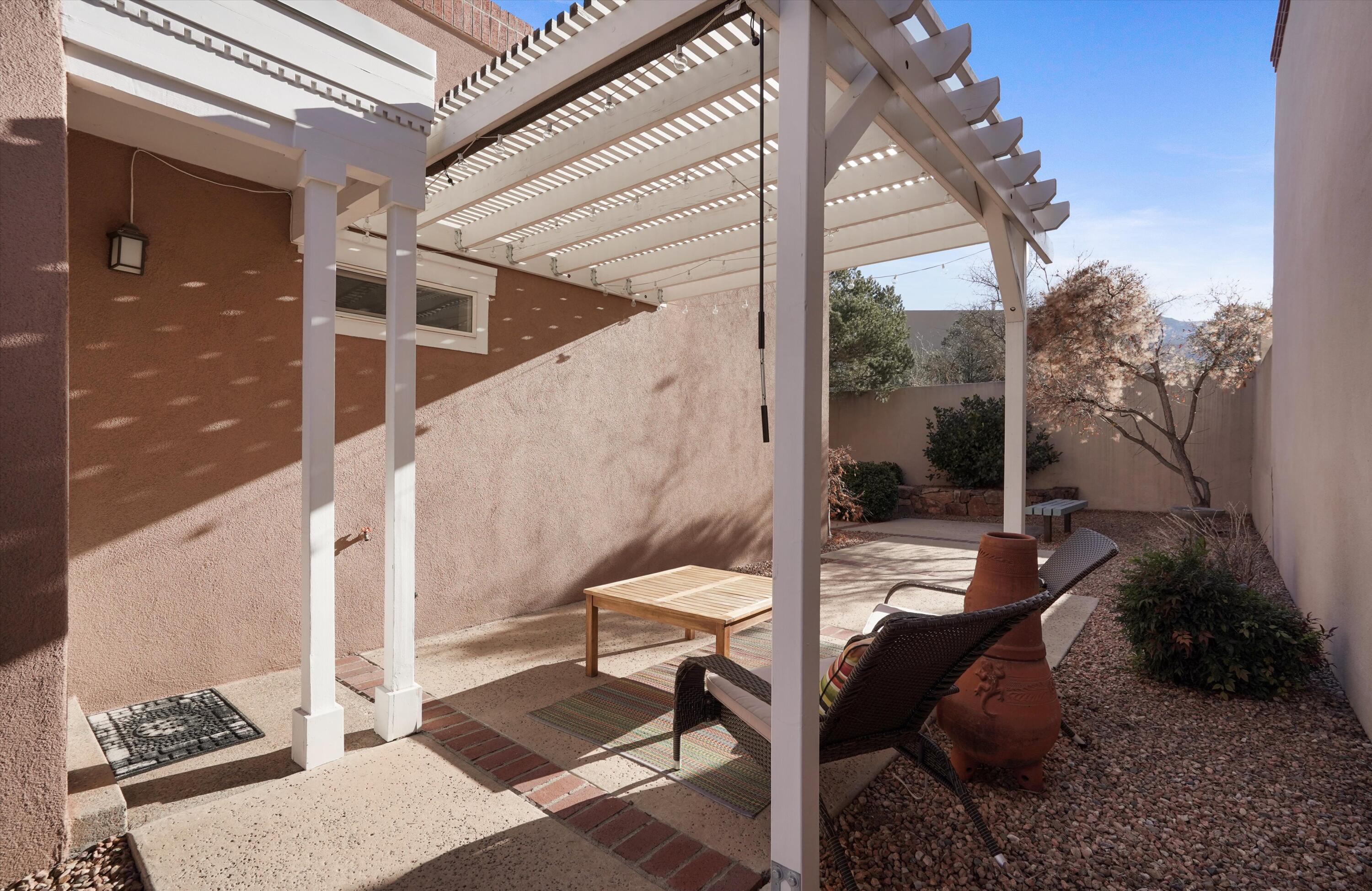 5704 Vulcan Vista Drive NE