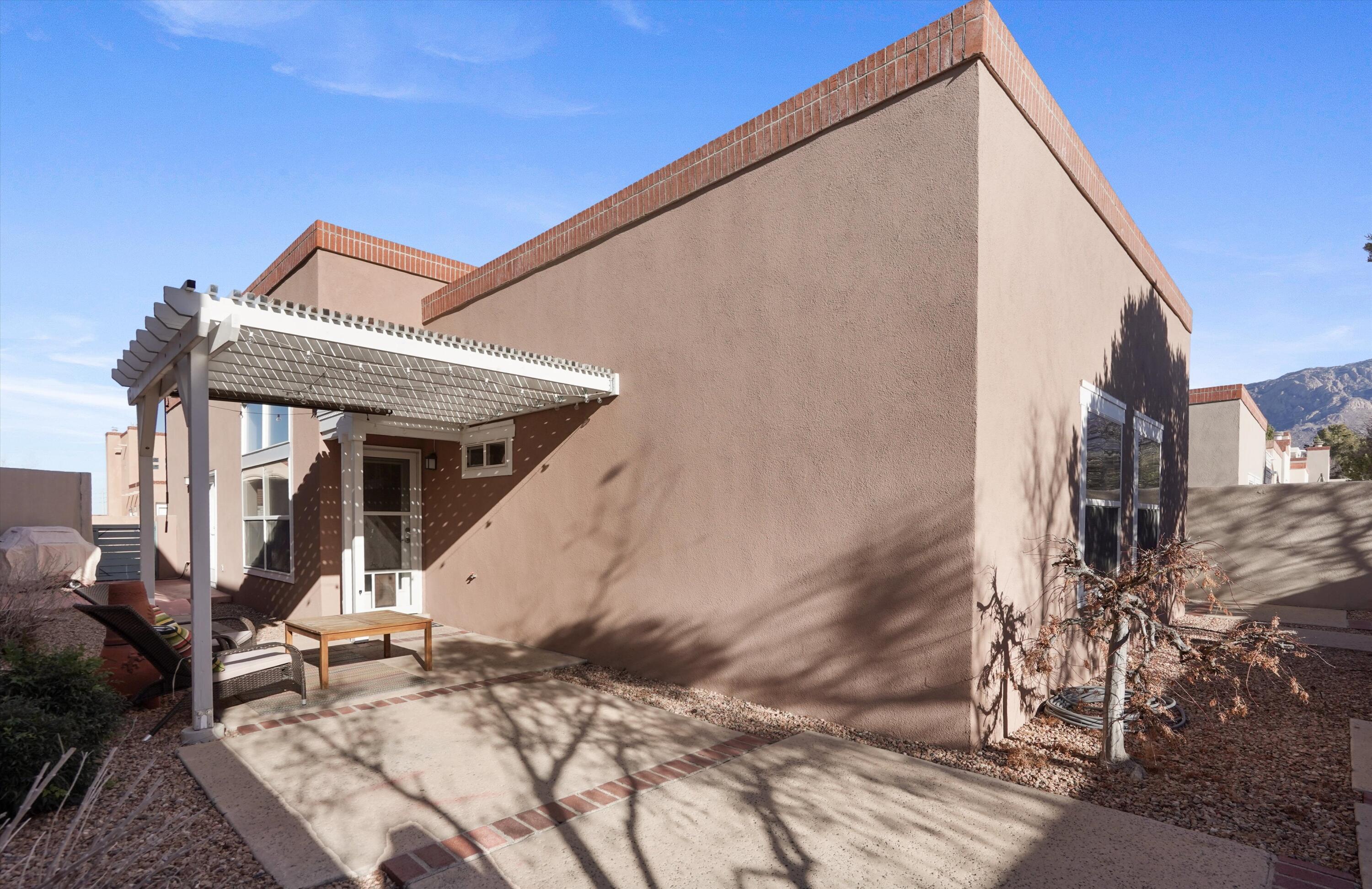 5704 Vulcan Vista Drive NE