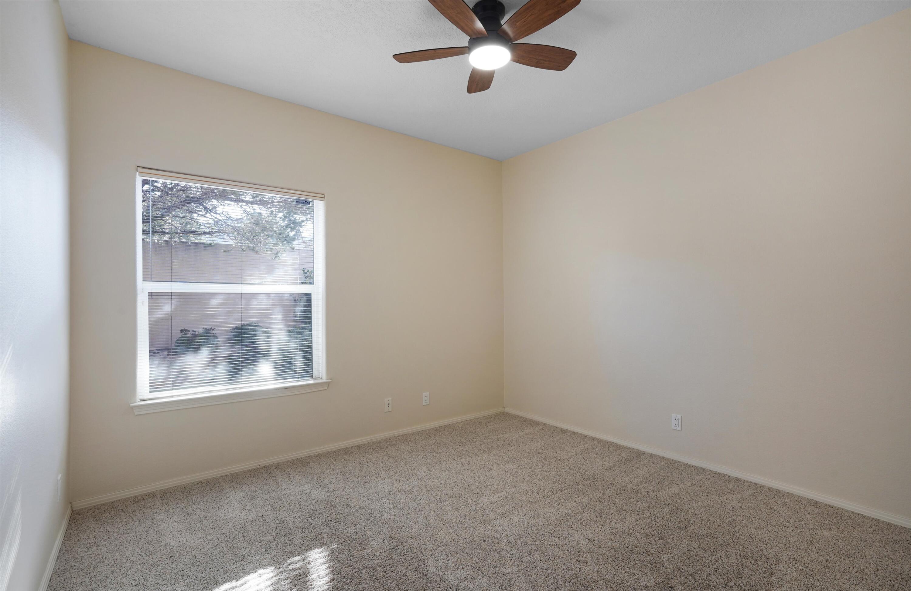5704 Vulcan Vista Drive NE