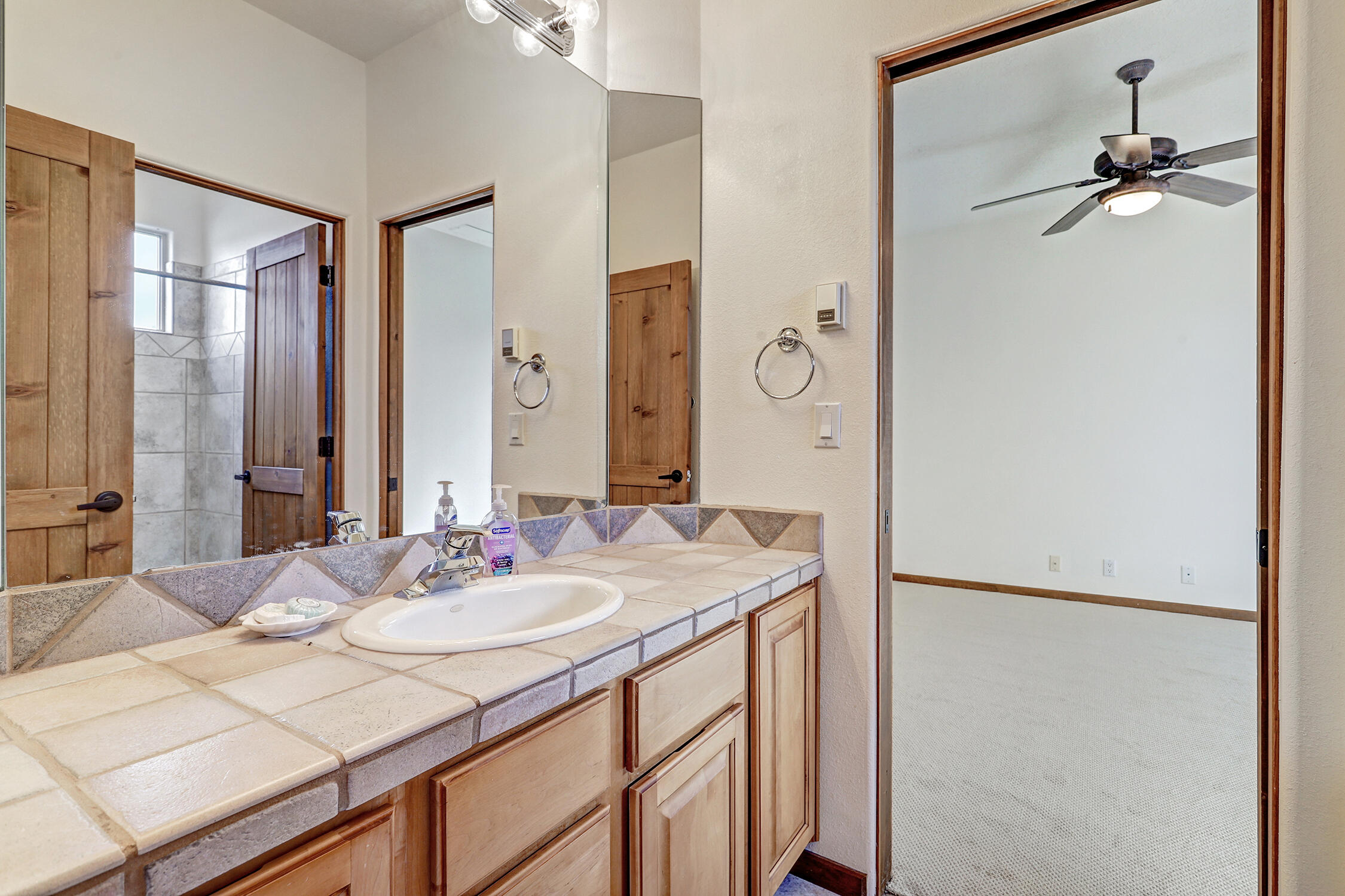 179 Tierra Encantada