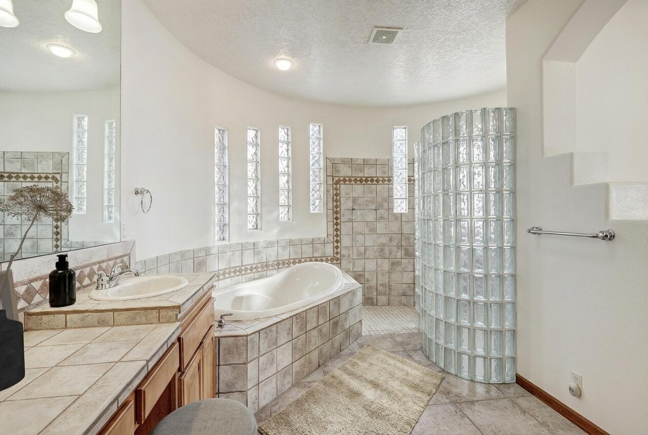 179 Tierra Encantada