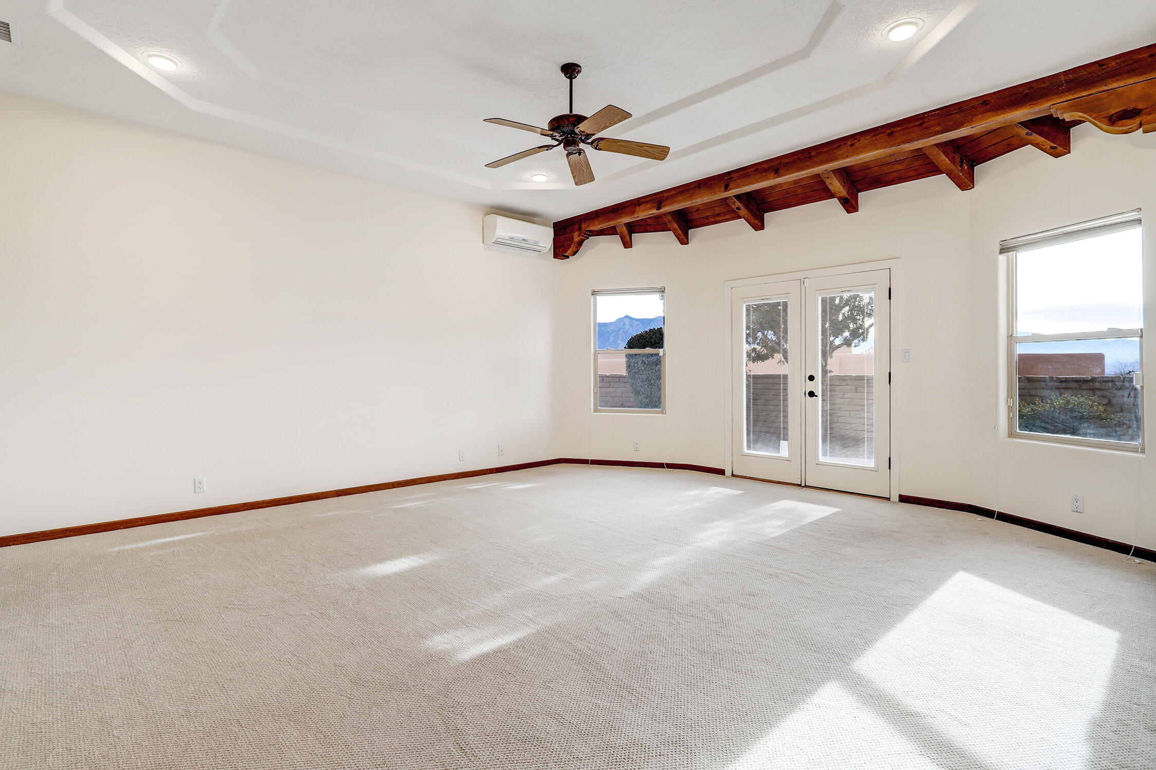 179 Tierra Encantada