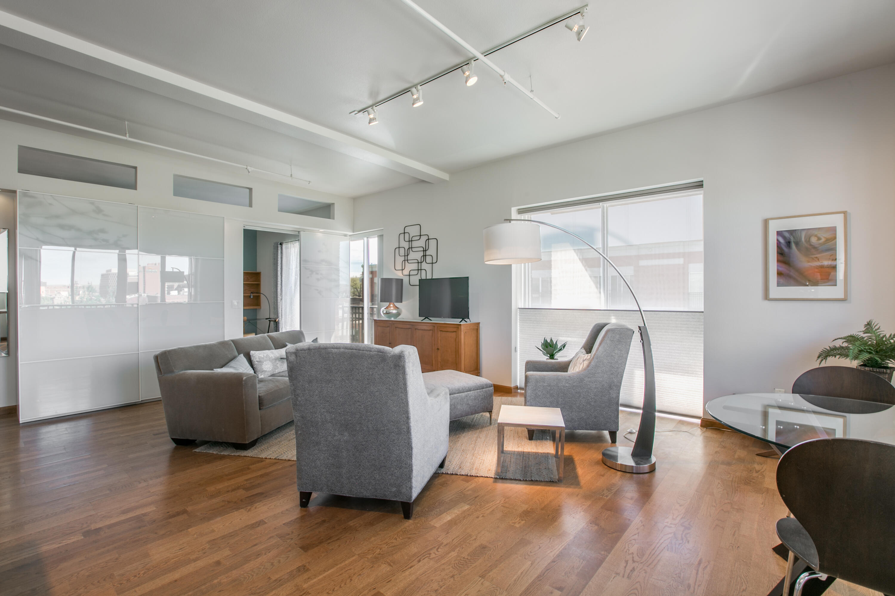 401 Central Avenue NE 301