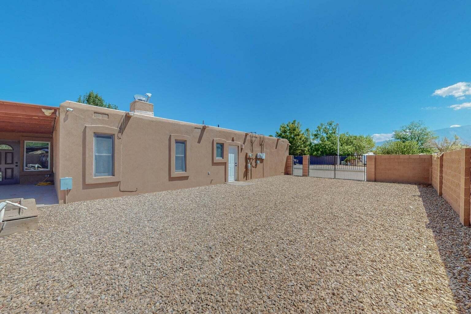 501 Calle Del La Angel