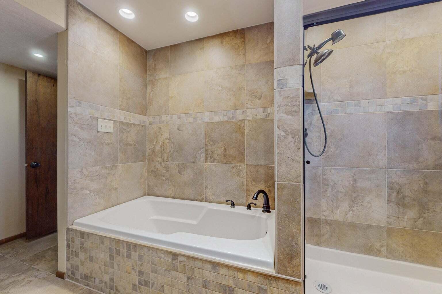 501 Calle Del La Angel