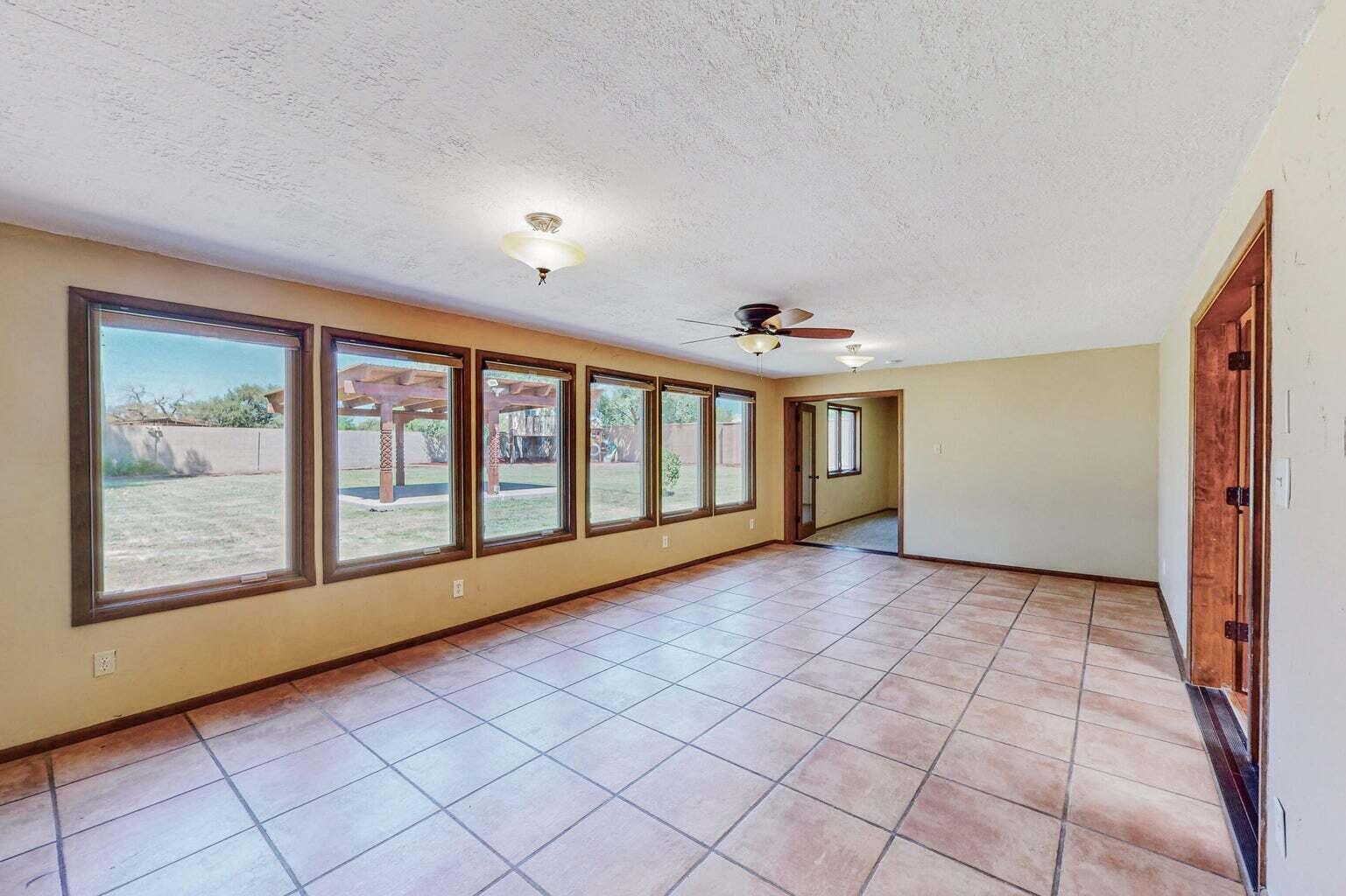 501 Calle Del La Angel