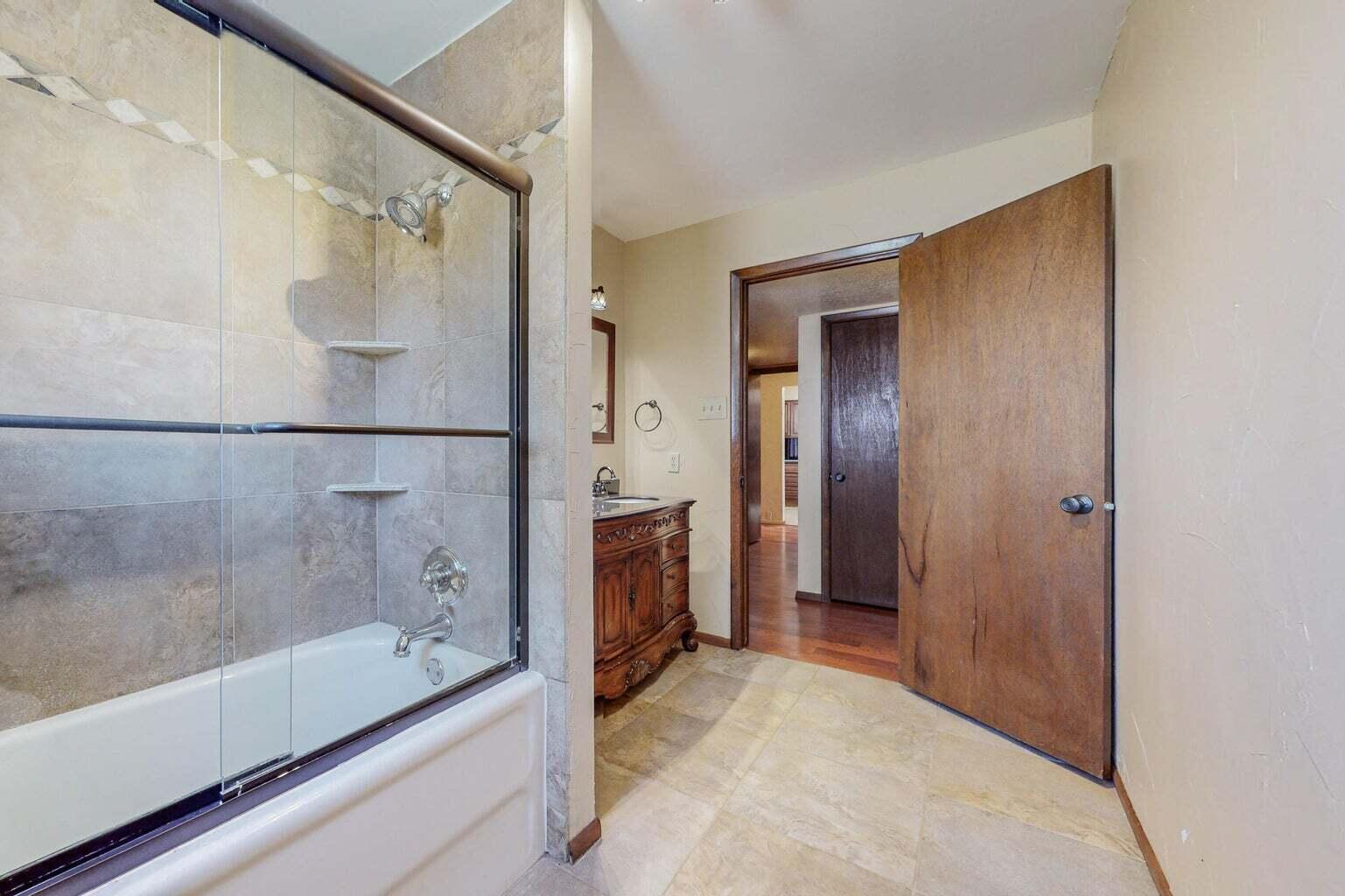 501 Calle Del La Angel