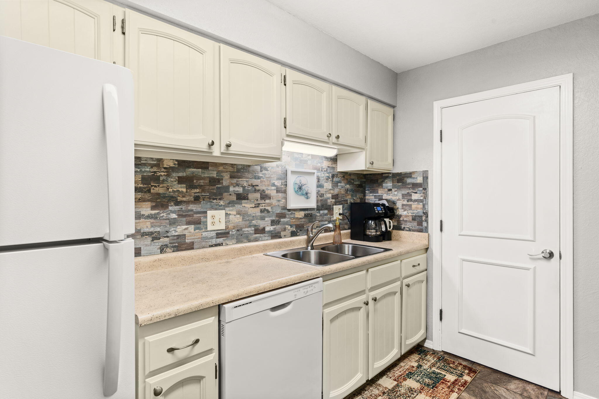 7544 Prairie Road NE