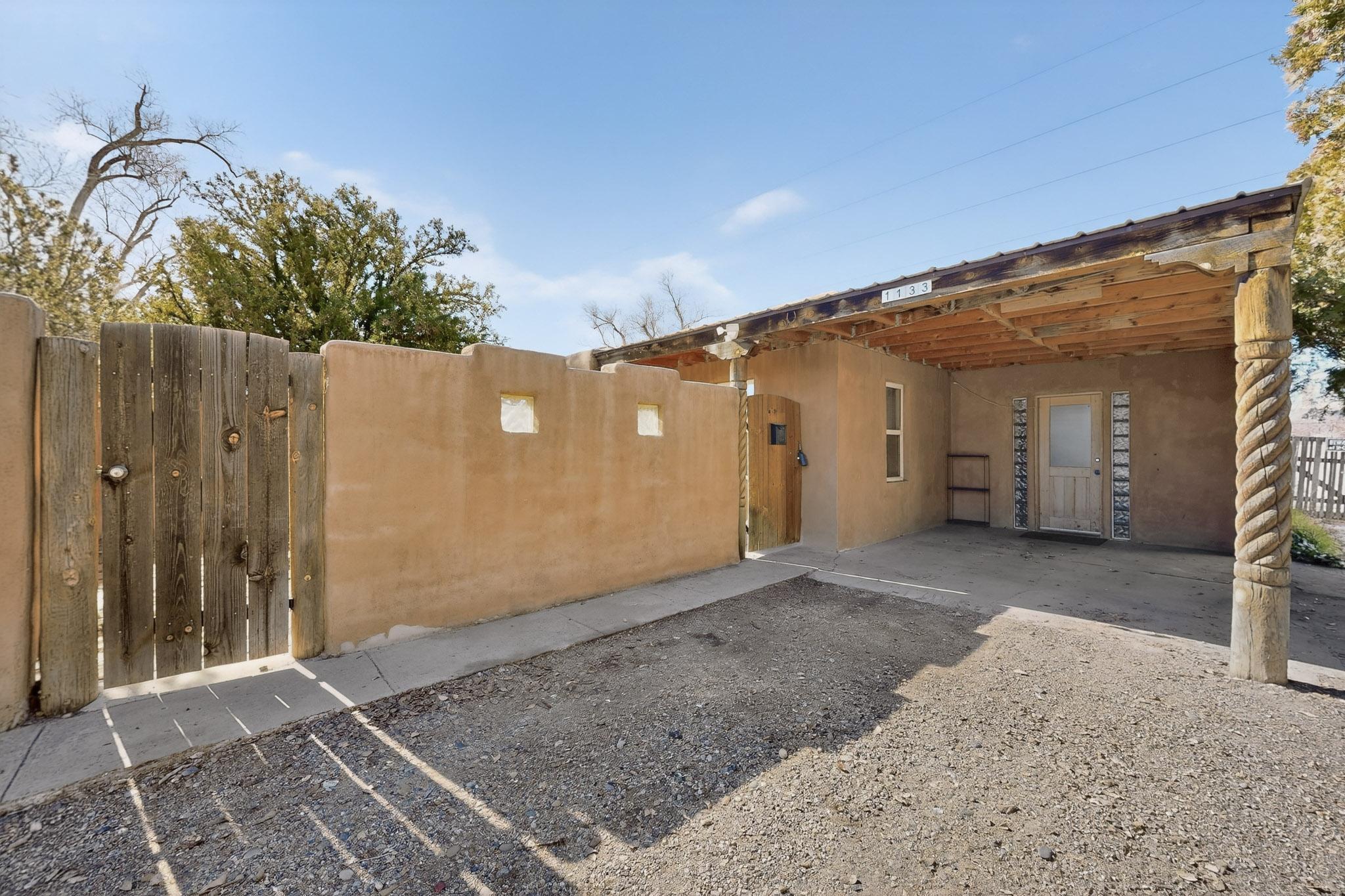 1133 Girard Boulevard NE