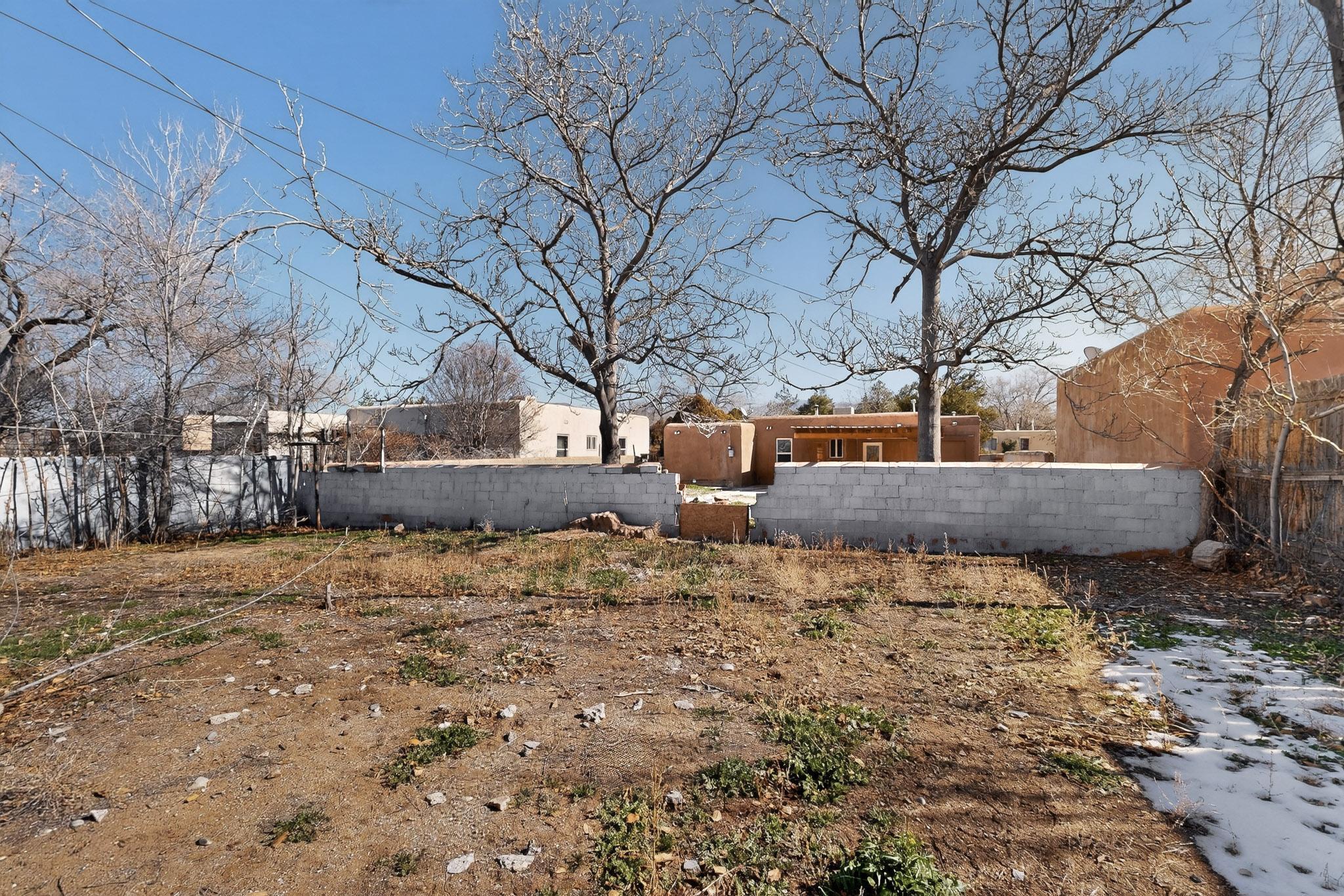 1133 Girard Boulevard NE