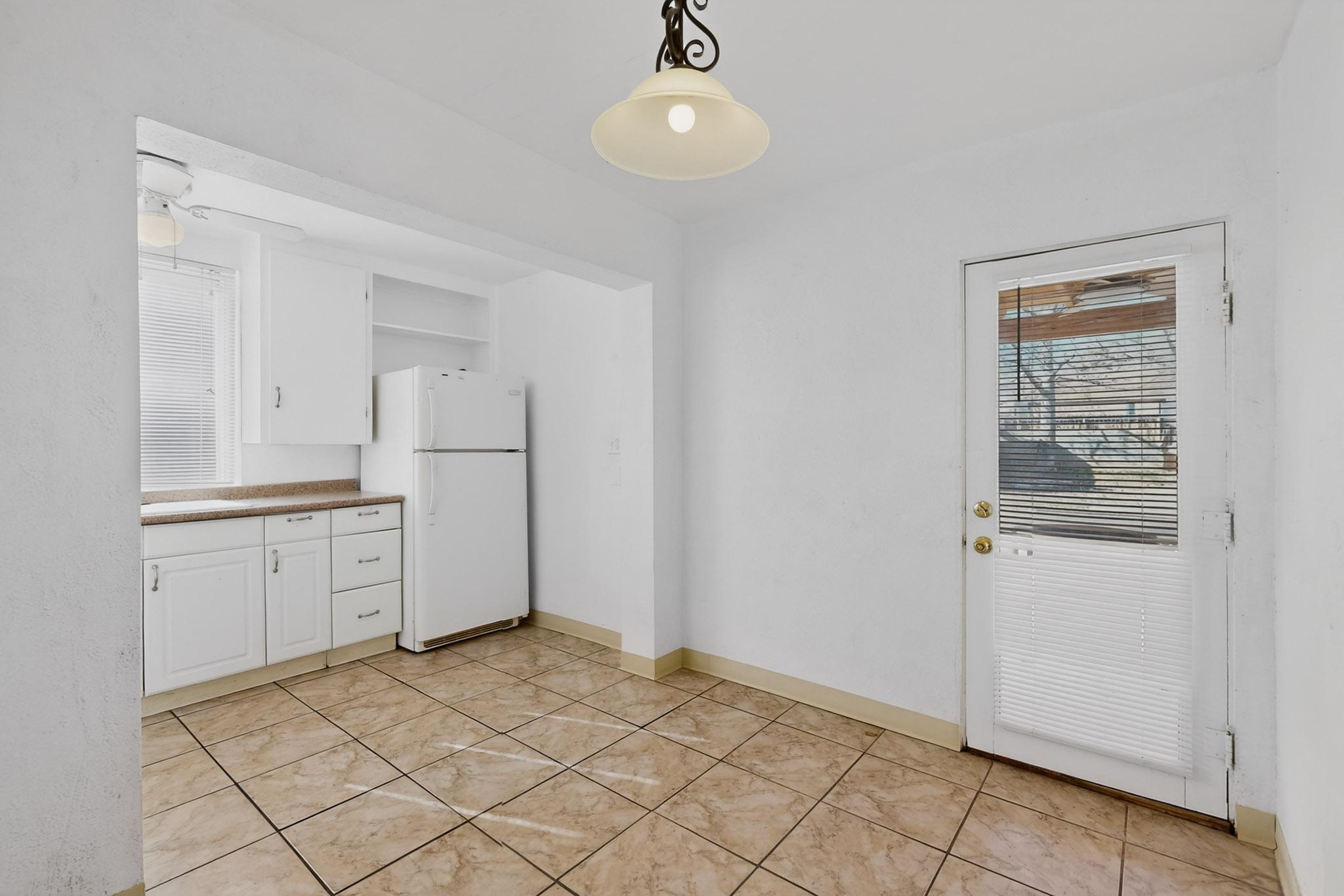 1133 Girard Boulevard NE