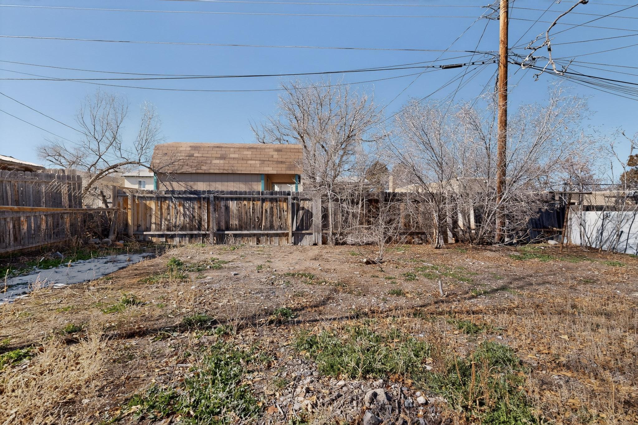 1133 Girard Boulevard NE