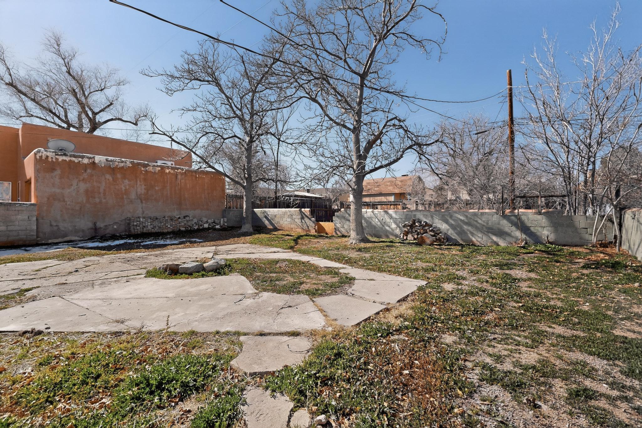 1133 Girard Boulevard NE