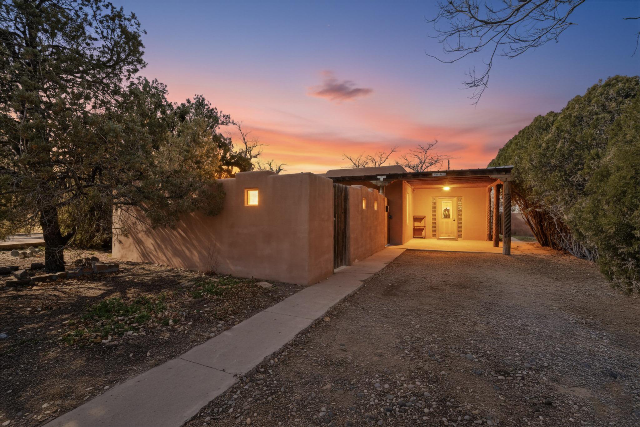 1133 Girard Boulevard NE