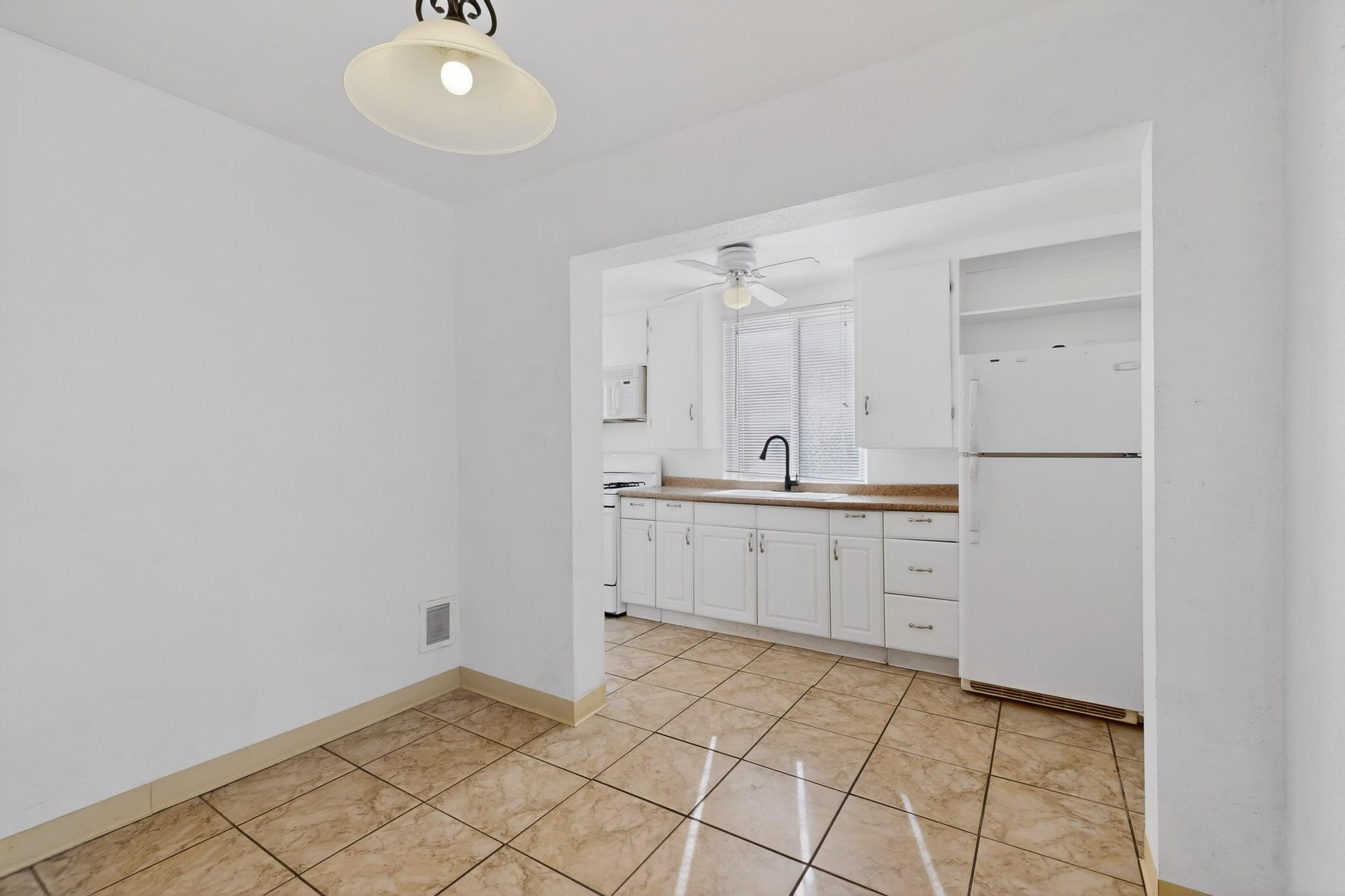 1133 Girard Boulevard NE