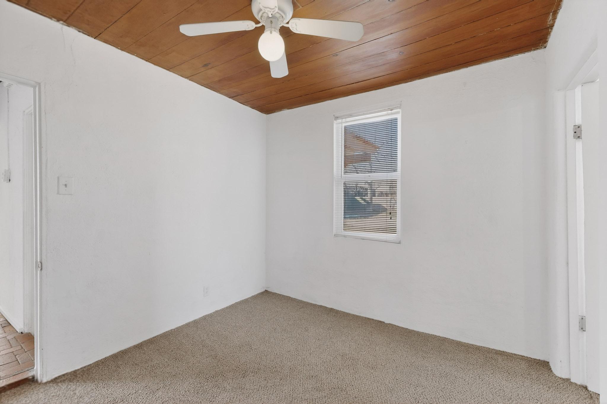 1133 Girard Boulevard NE