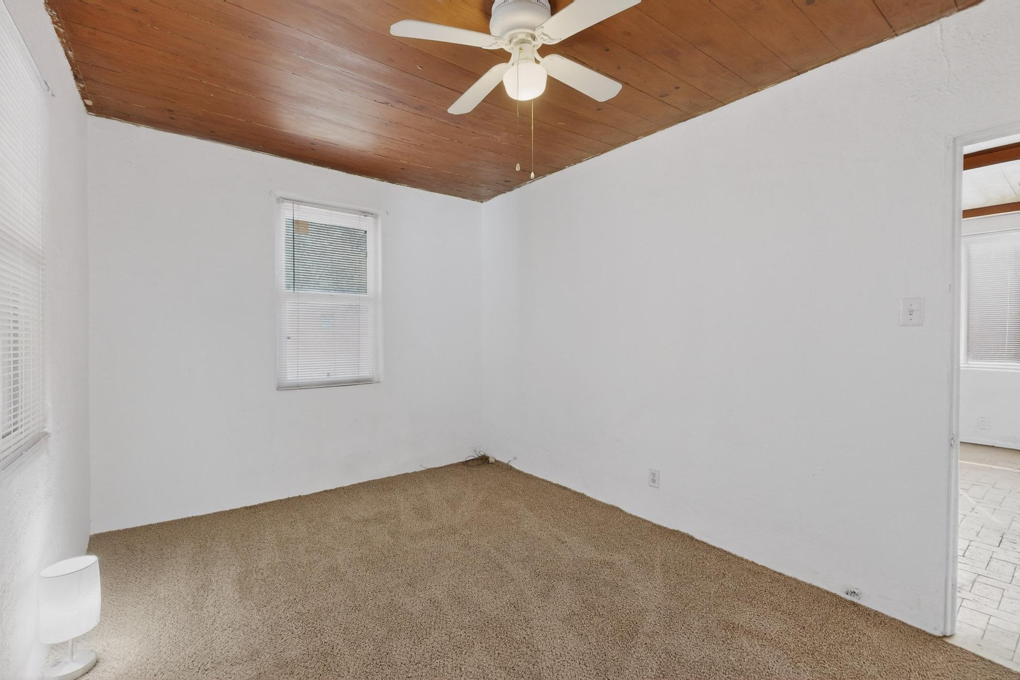 1133 Girard Boulevard NE